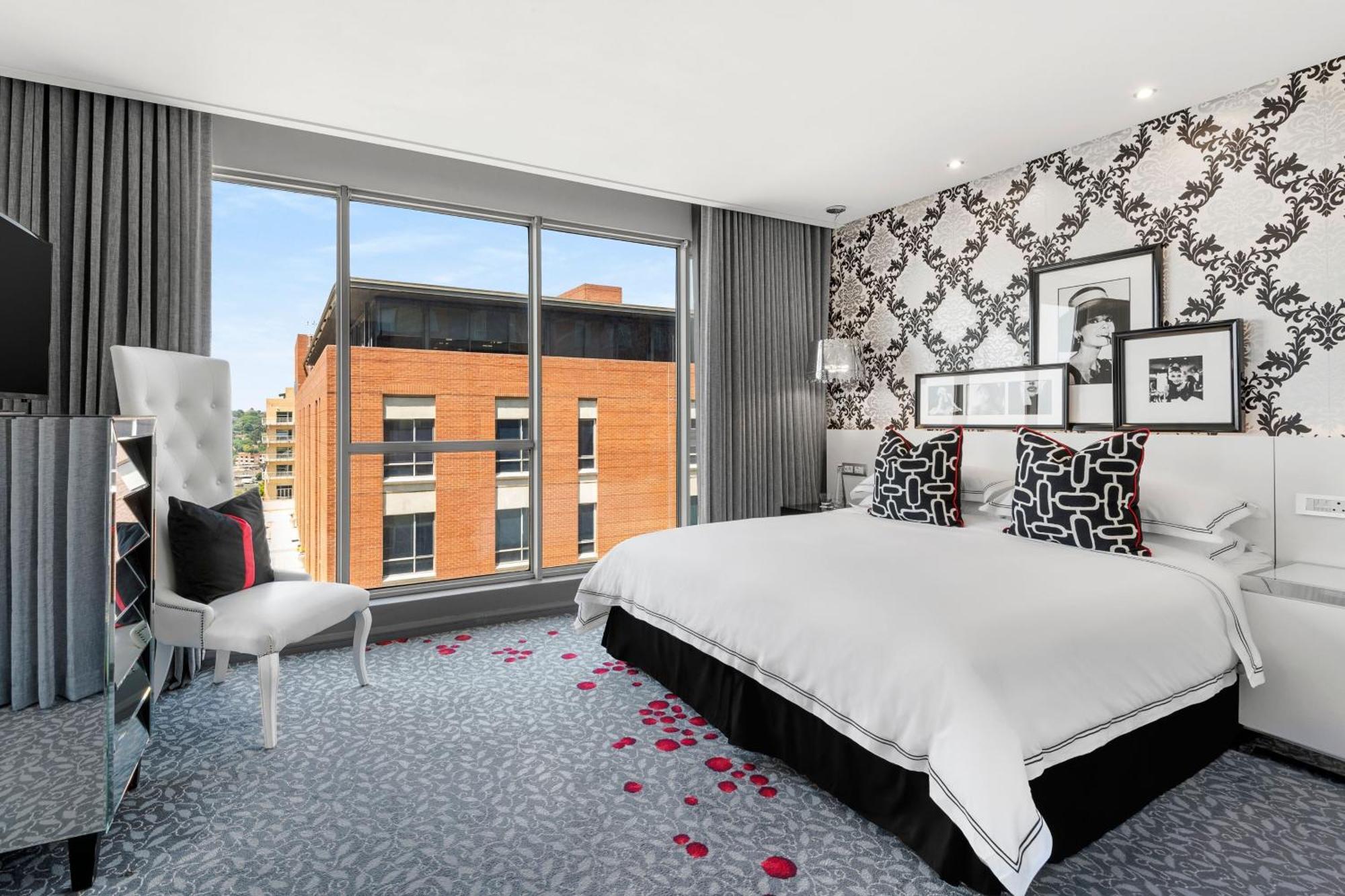 Protea Fire & Ice! By Marriott Melrose Arch Hotel 4*