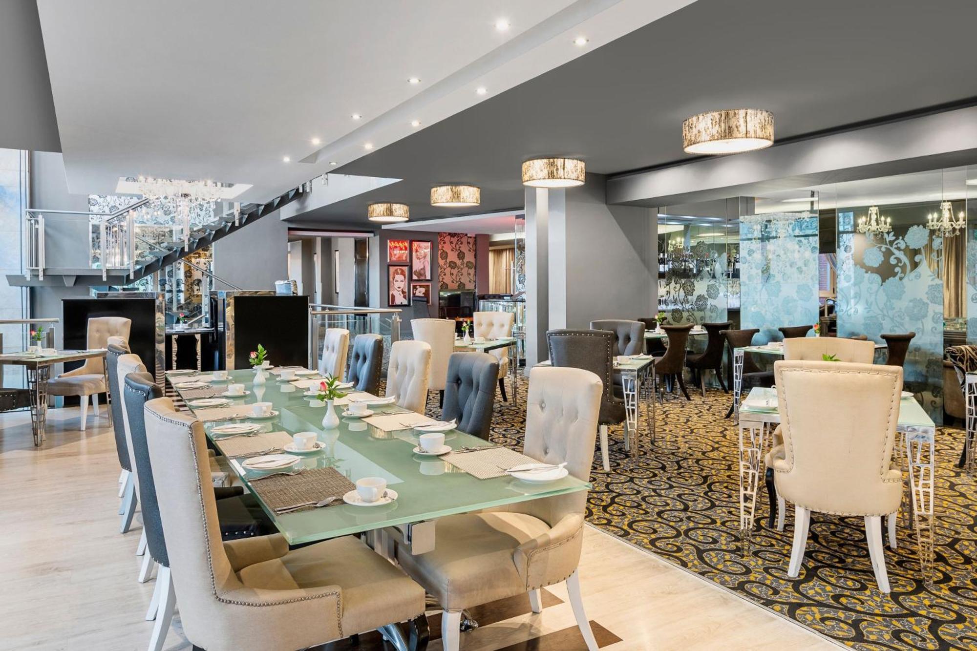 Protea Fire & Ice! By Marriott Melrose Arch