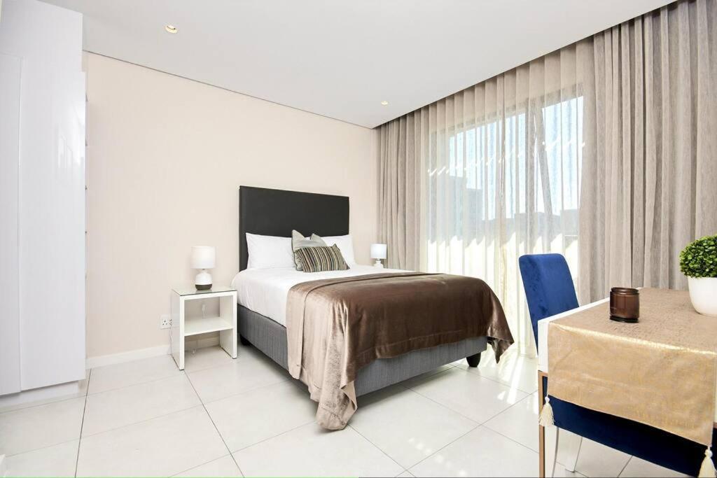 Stunning 2 Bed In Sandton * Johannesburg