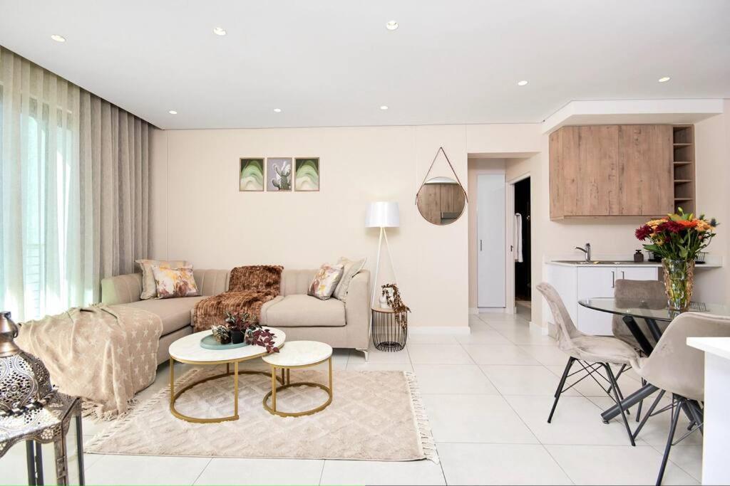 Stunning 2 Bed In Sandton Apartment Johannesburg