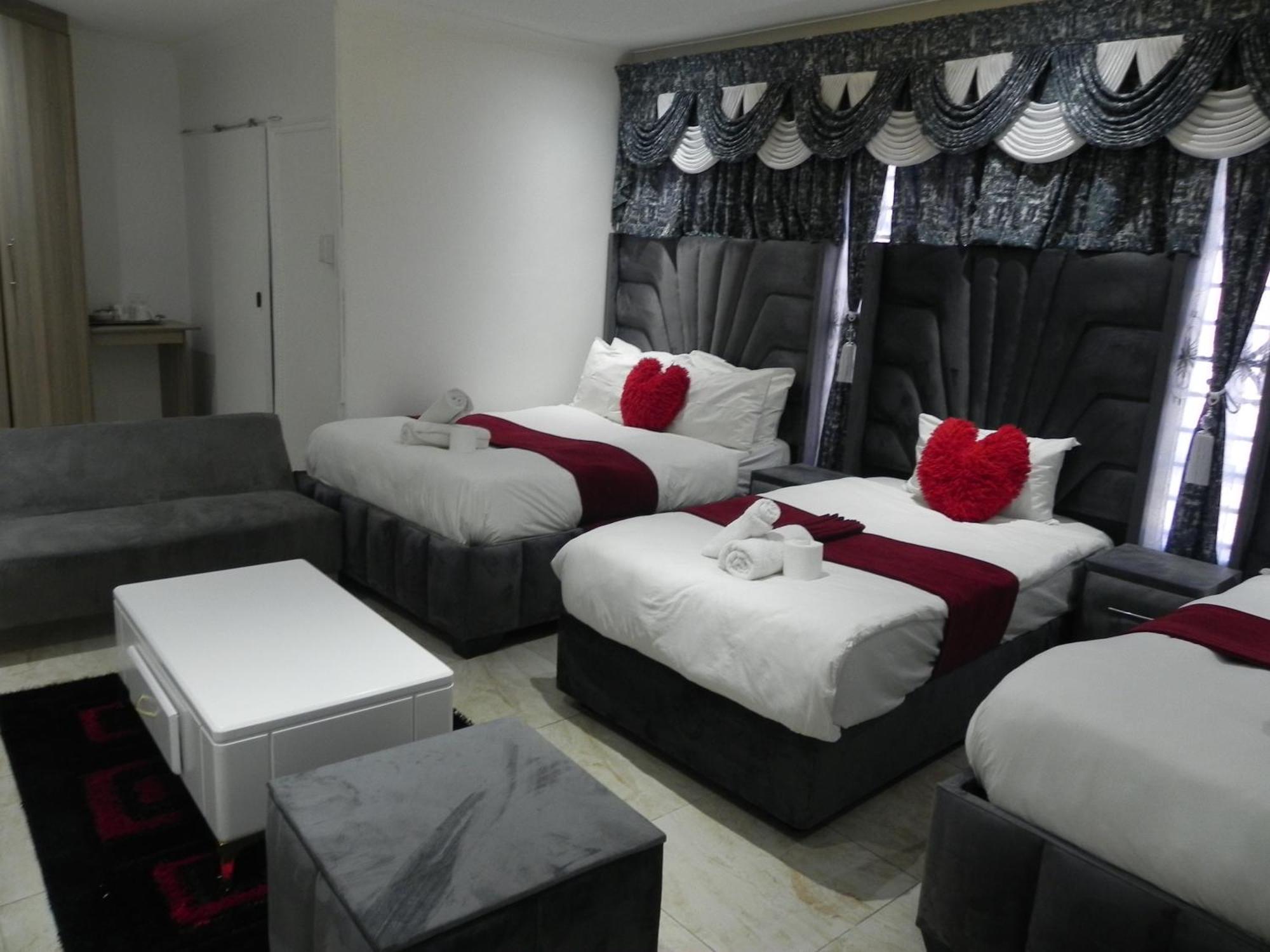 Hotel Gold Crown International 3*