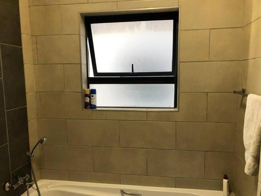 Exquisite In Sandton With Pool And Inverter * Johannesburg