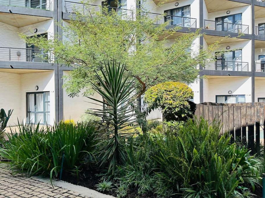 Vibrant Maboneng Studio-perfect For Exploring Jozi Apartment *