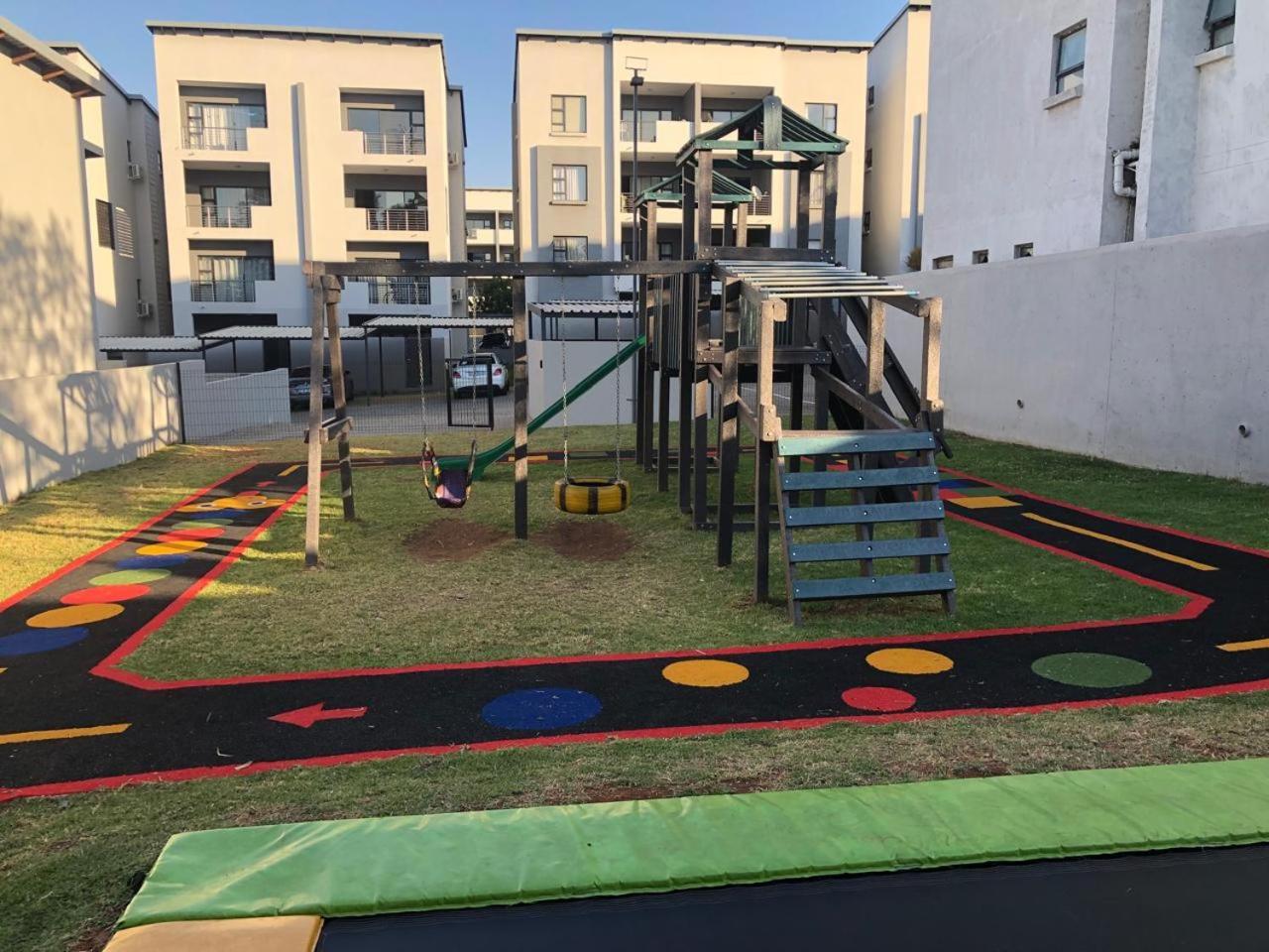 Exquisite In Sandton With Pool And Inverter * Johannesburg