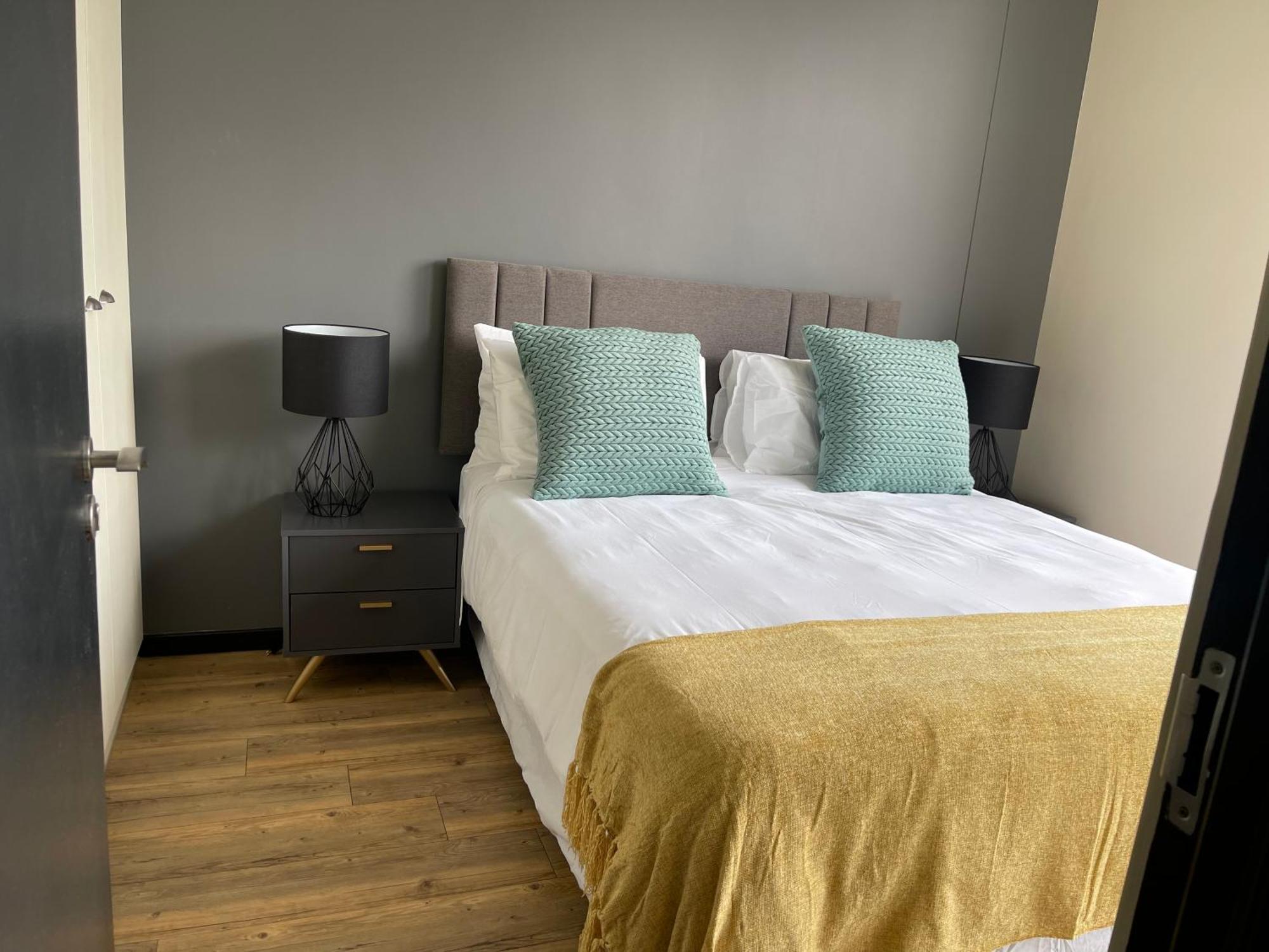 214 The Vantage, Rosebank *