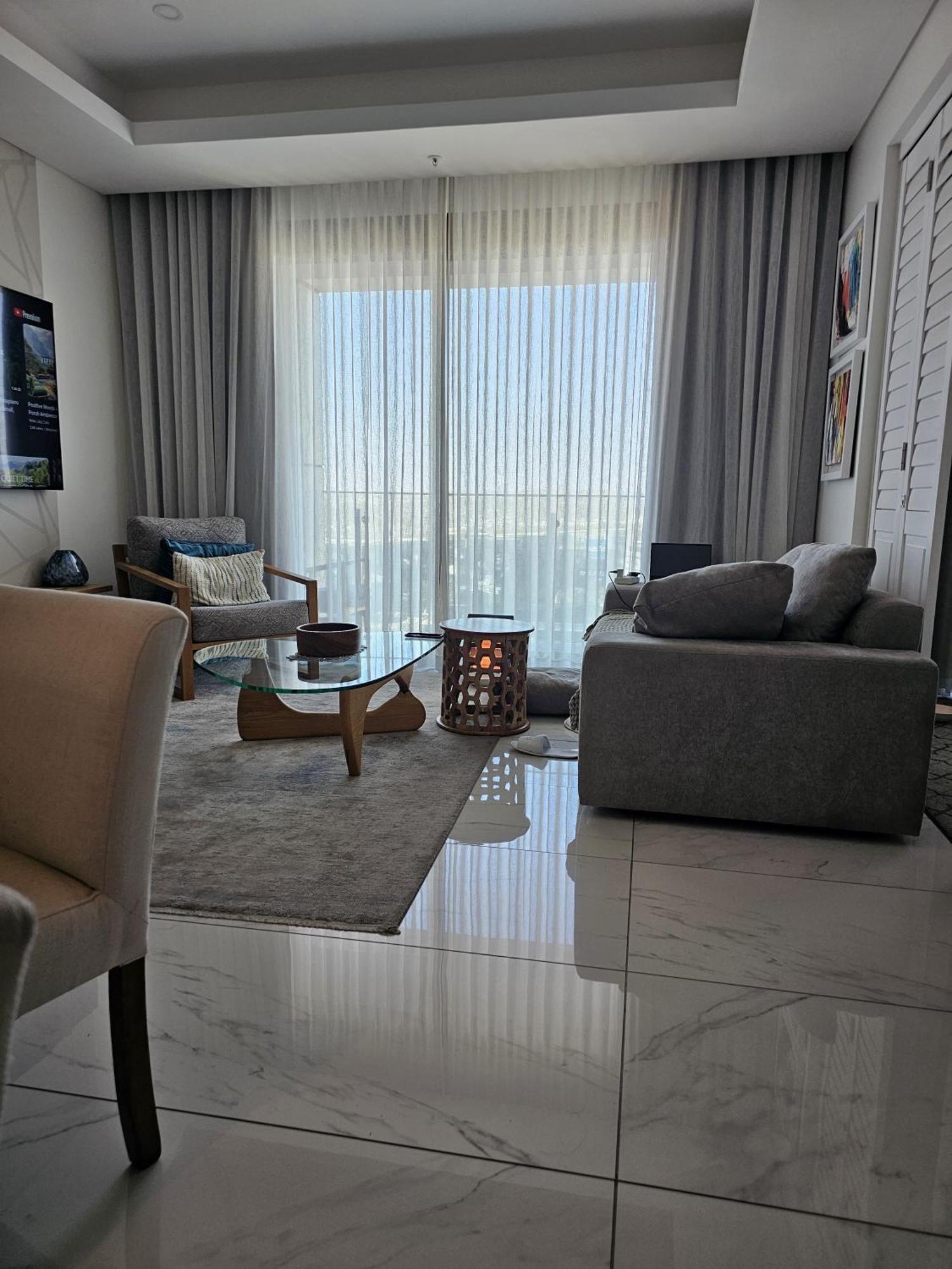 Homely In The Tallest Building In Africa Apartment *