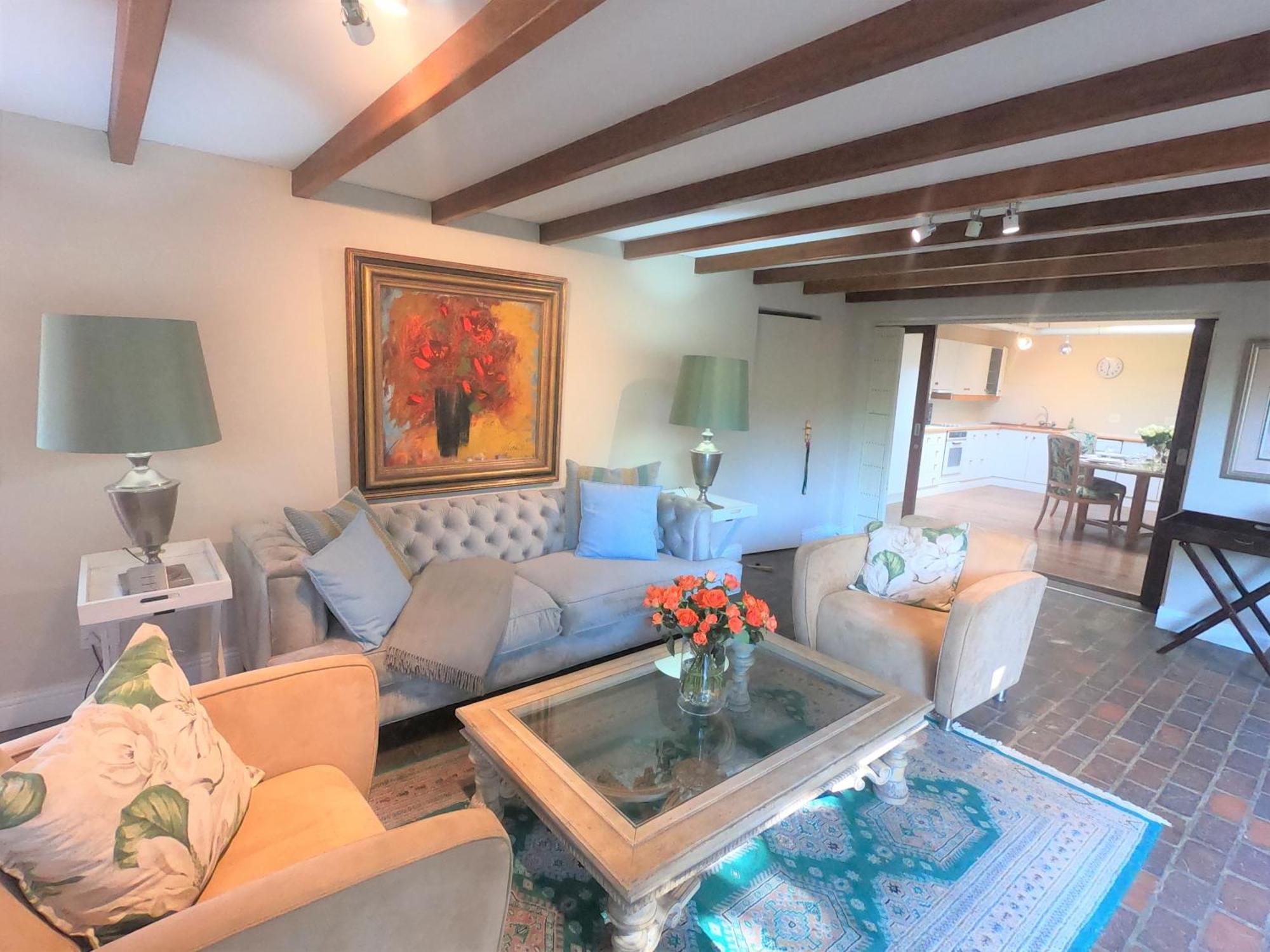 Ray Back-up Power 2-bed Luxury Unit Close Sandton Villa