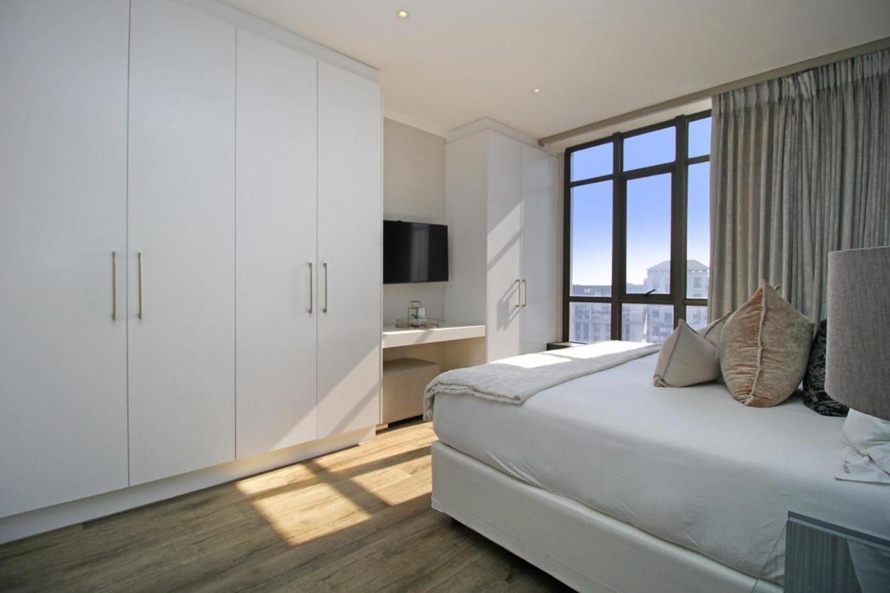 Aparthotel Executive 3 Bed With Balcony & Executive 2 Bed In Sandton *
