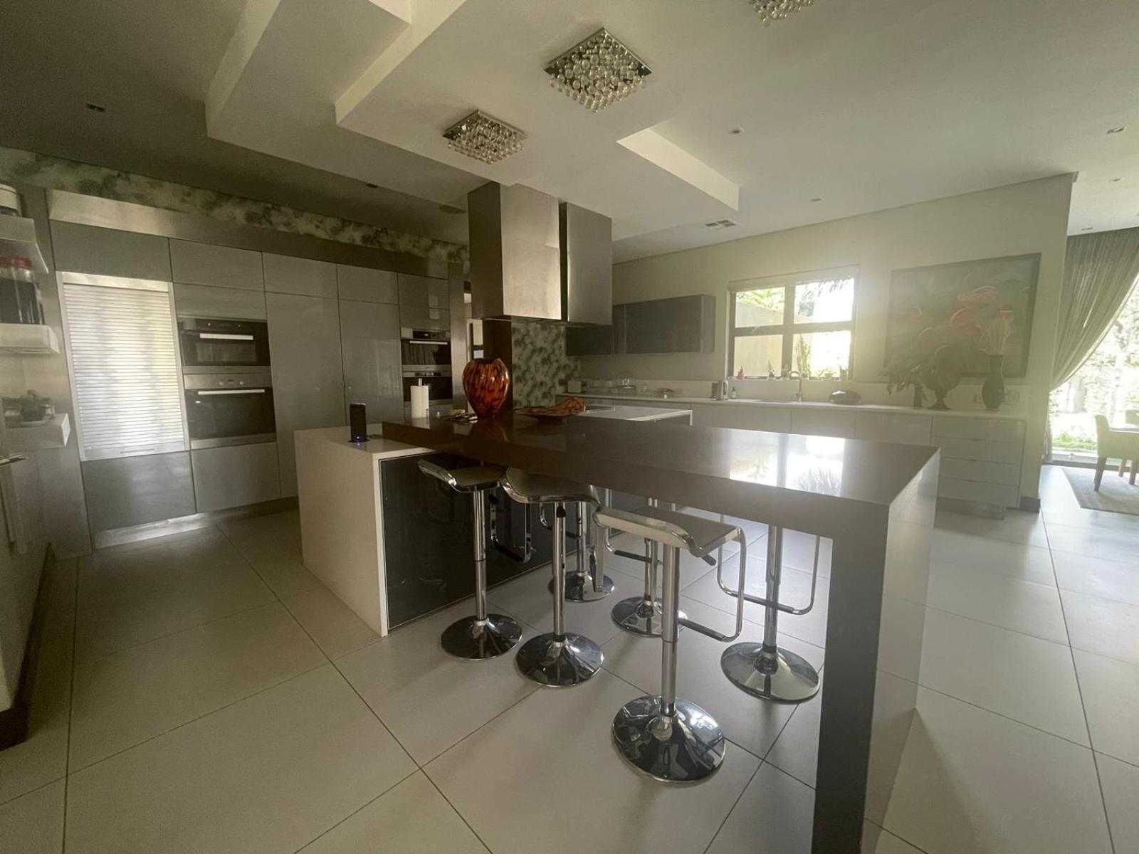 Casa Amelia Luxury House In Hyde Park Johannesburg