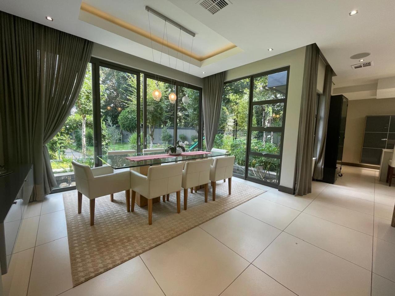 Casa Amelia Luxury House In Hyde Park Holiday home