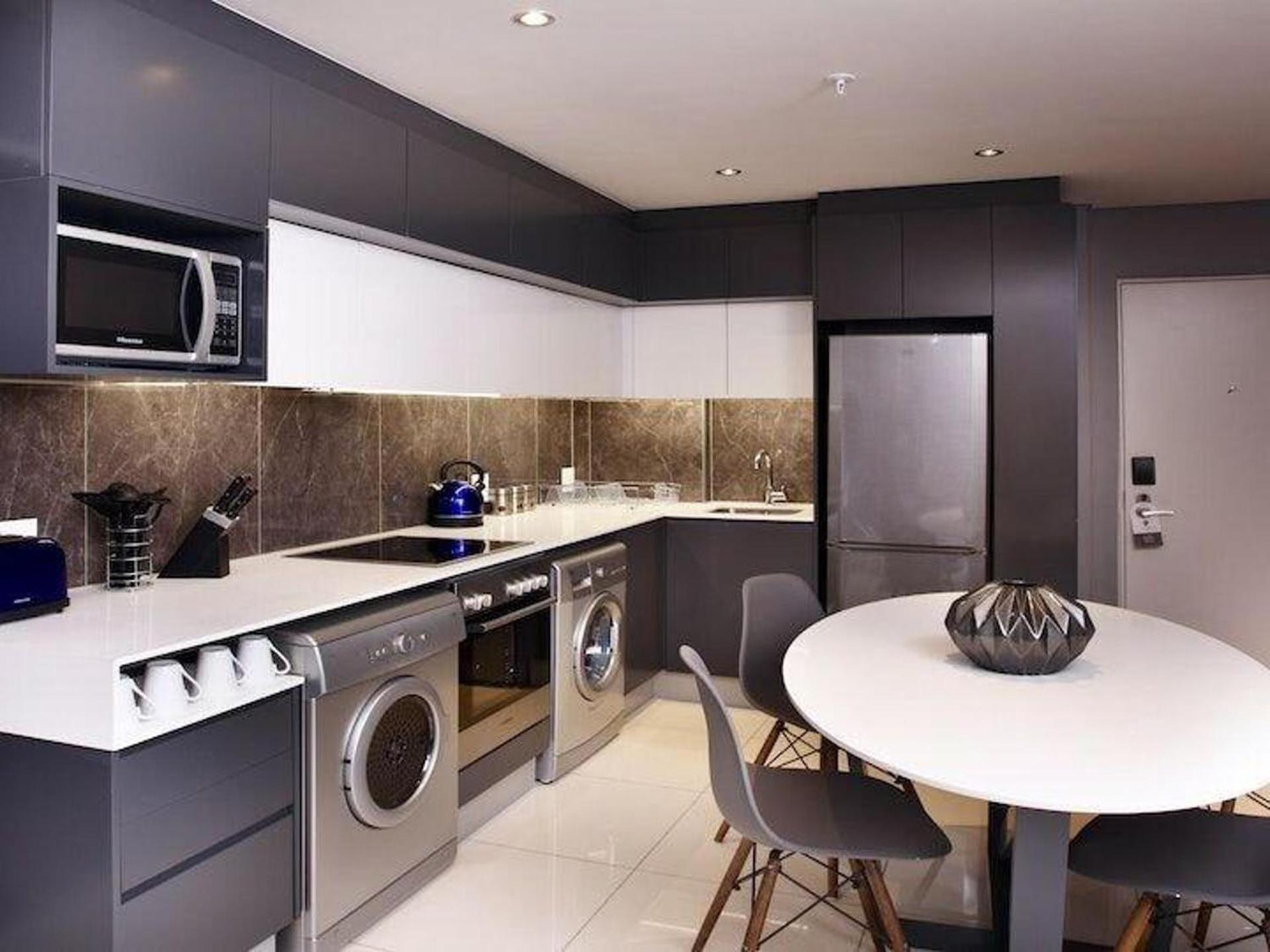 Sandtoncity-apartment-sleeps4-pool-parking *