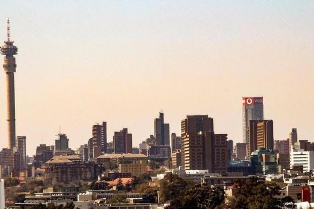 Stylish Near Sandton And Melrose Arch *