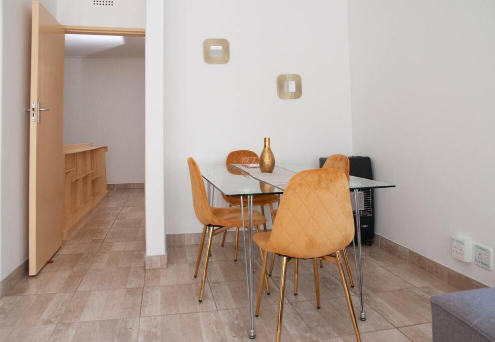 Stylish Near Sandton And Melrose Arch Apartment Johannesburg