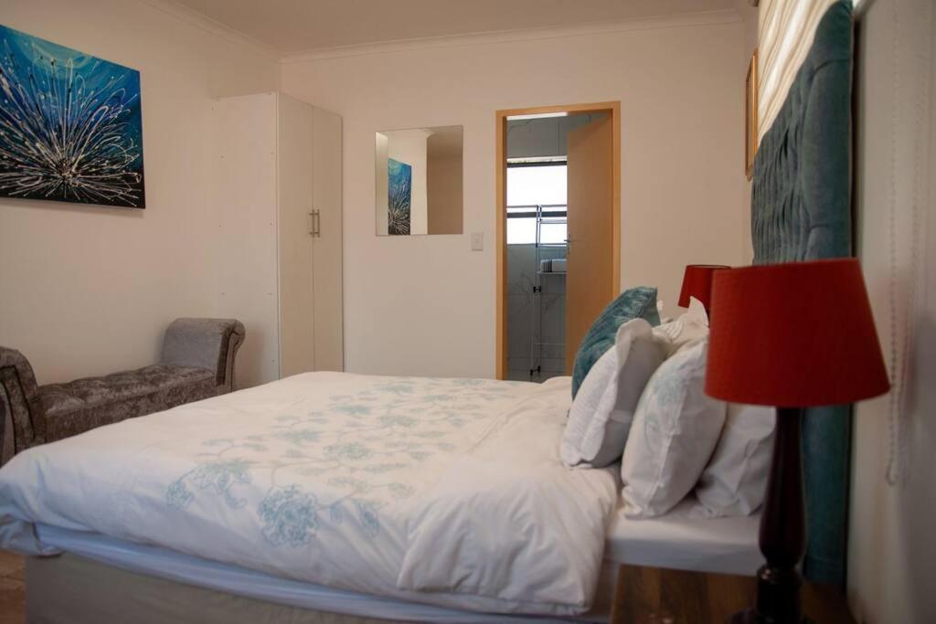 Stylish Near Sandton And Melrose Arch *