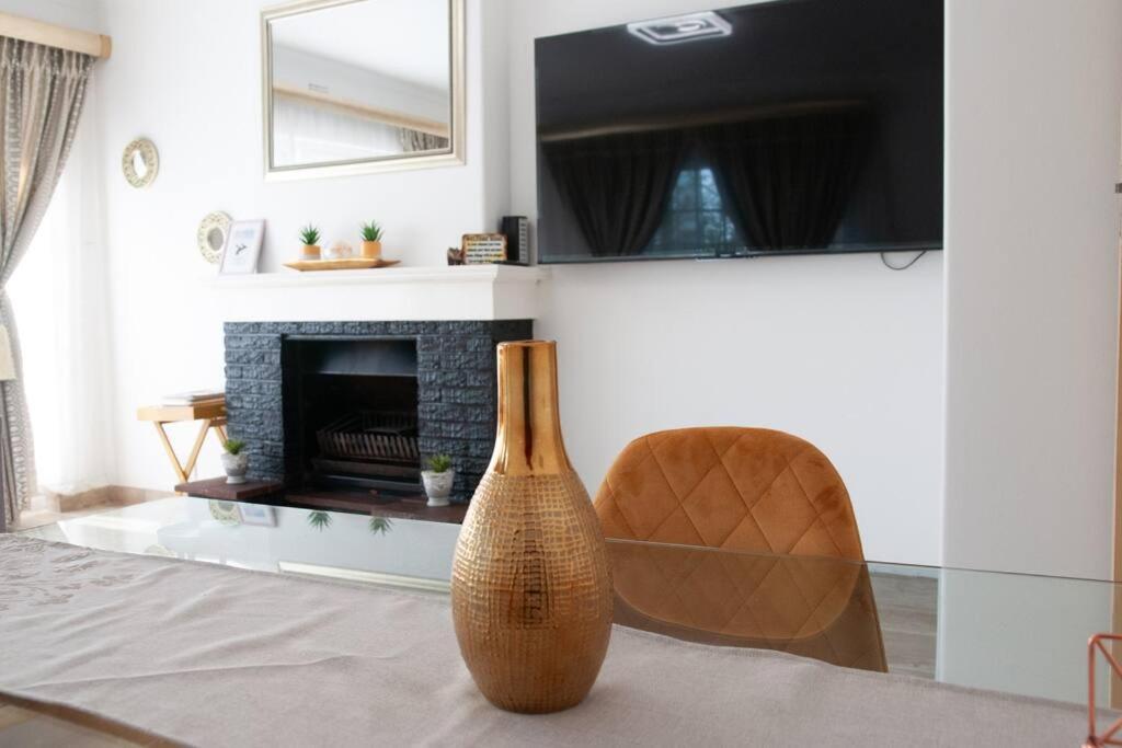 Stylish Near Sandton And Melrose Arch Johannesburg