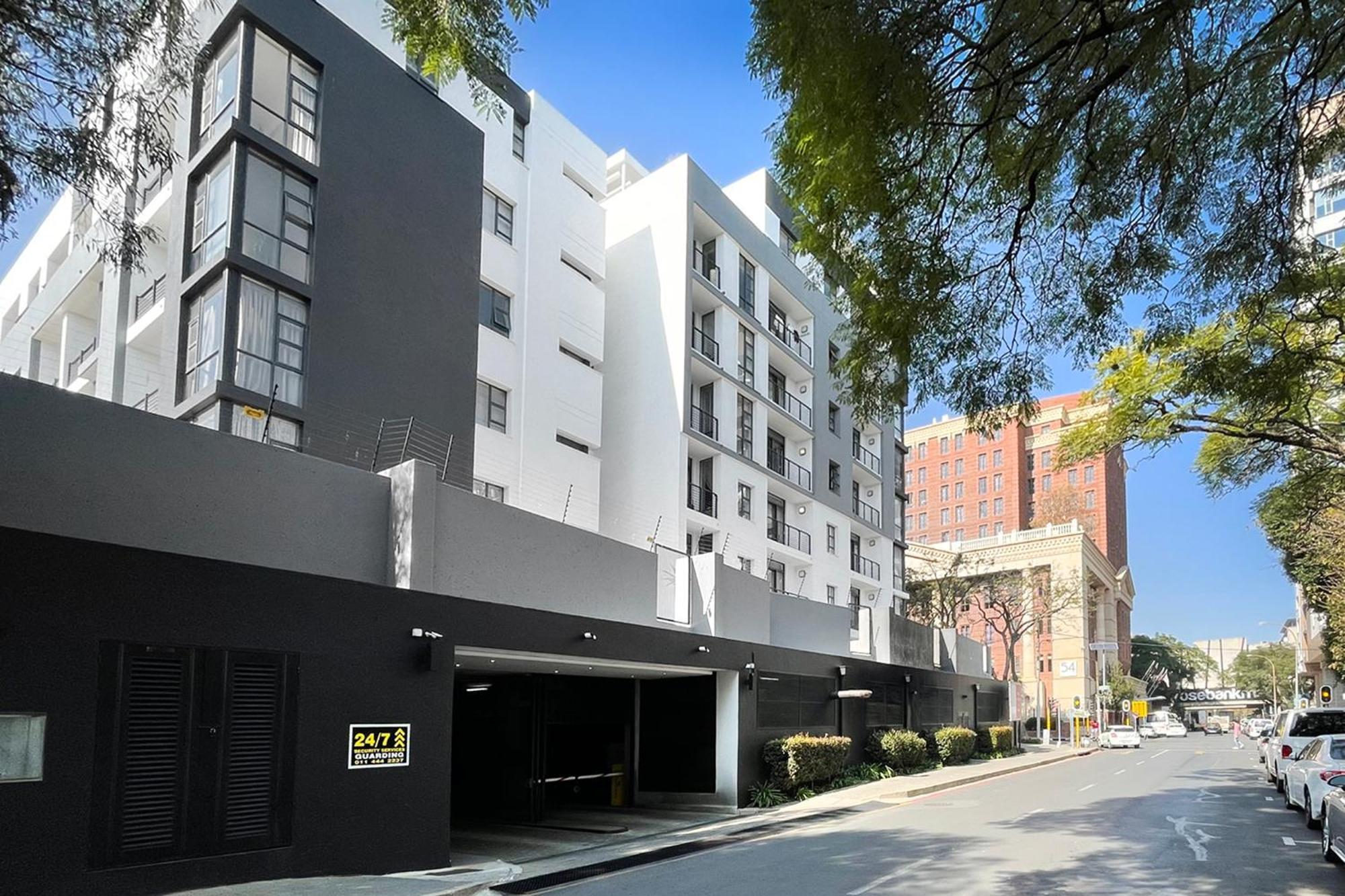 Apartment 2 On 7th, The Vantage