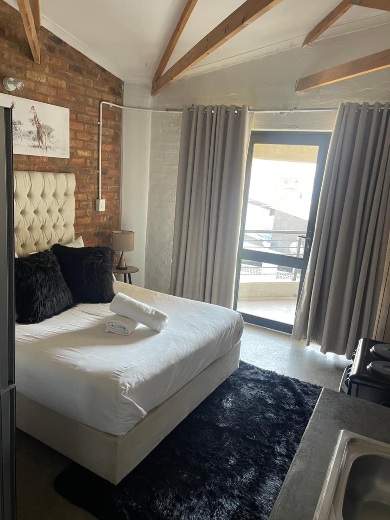 Dream Abodes At Craftsmanship Maboneng 2 *
