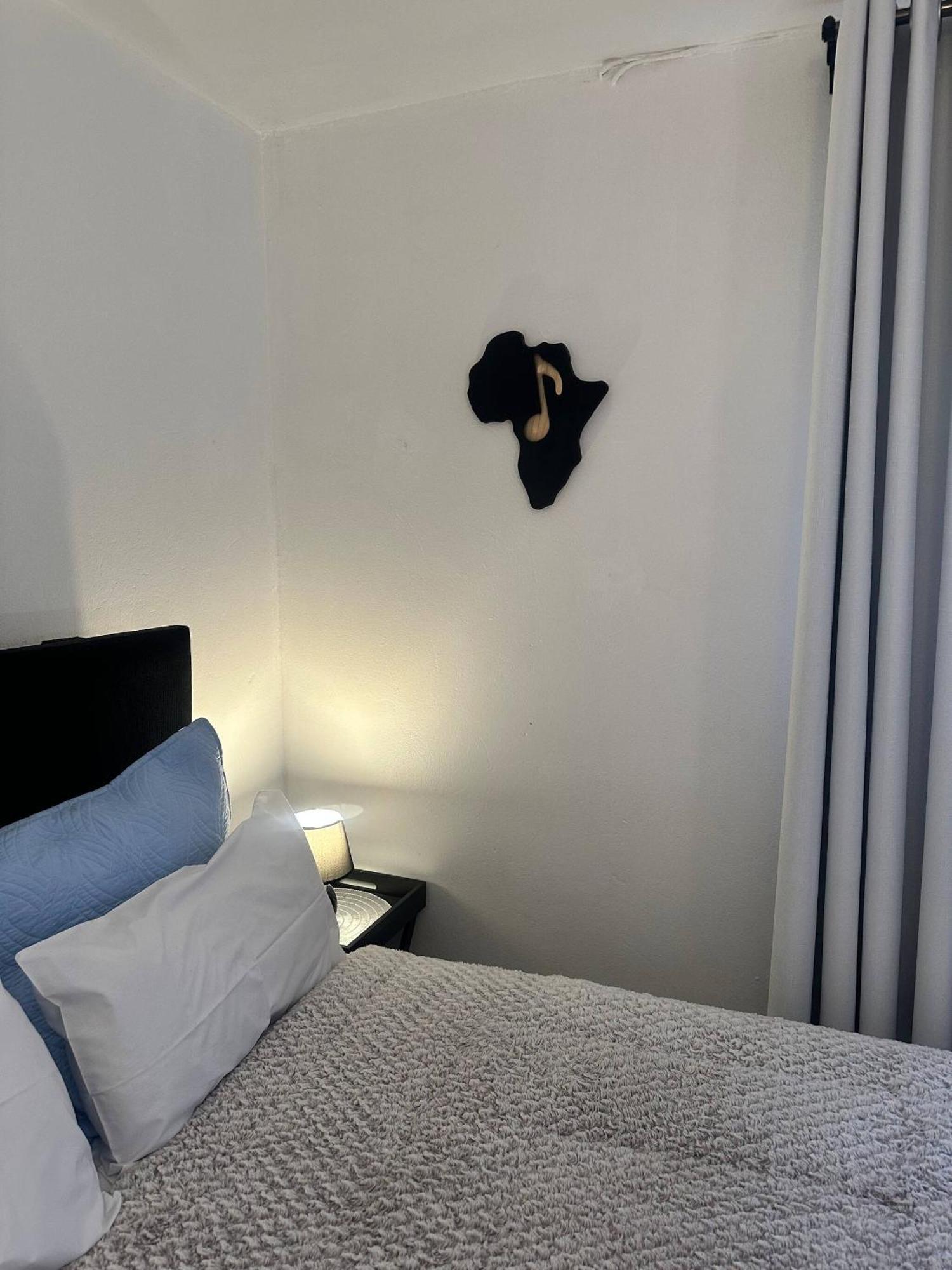 Charming Executive Studio, Solar Power, Wifi * Johannesburg