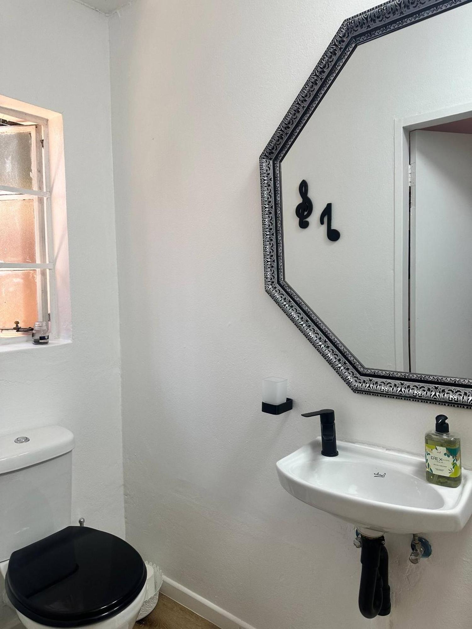 Charming Executive Studio, Solar Power, Wifi Căn hộ Johannesburg