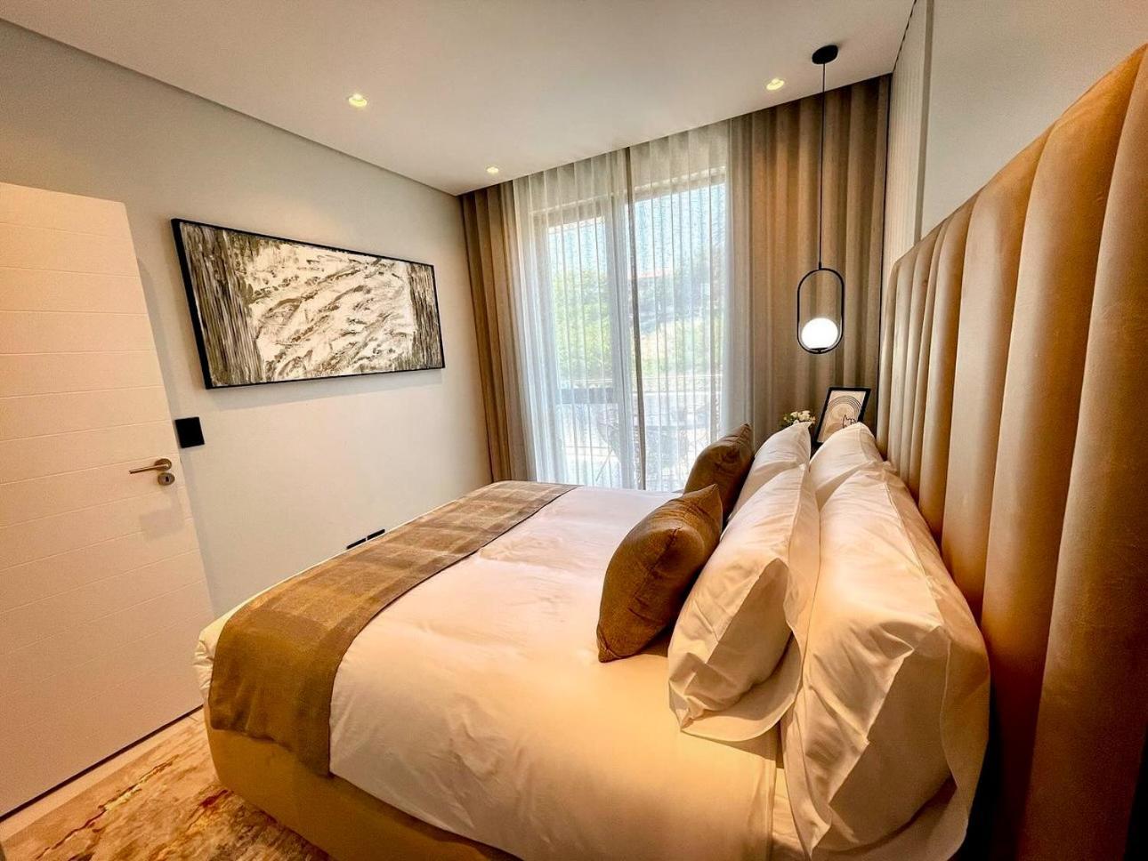 Pln-spaces At The Terrace-sandton Gate * Johannesburg