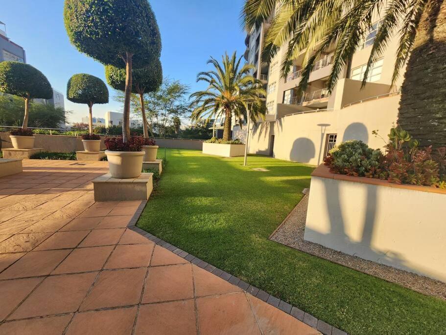 Apartment Heart Of Sandton *