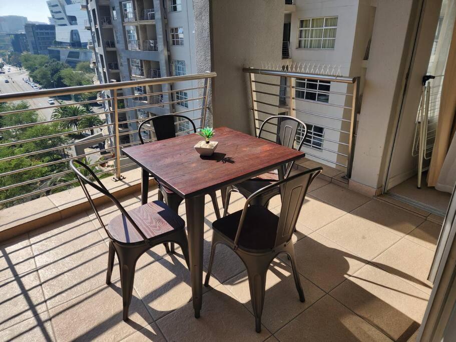 Apartment Heart Of Sandton