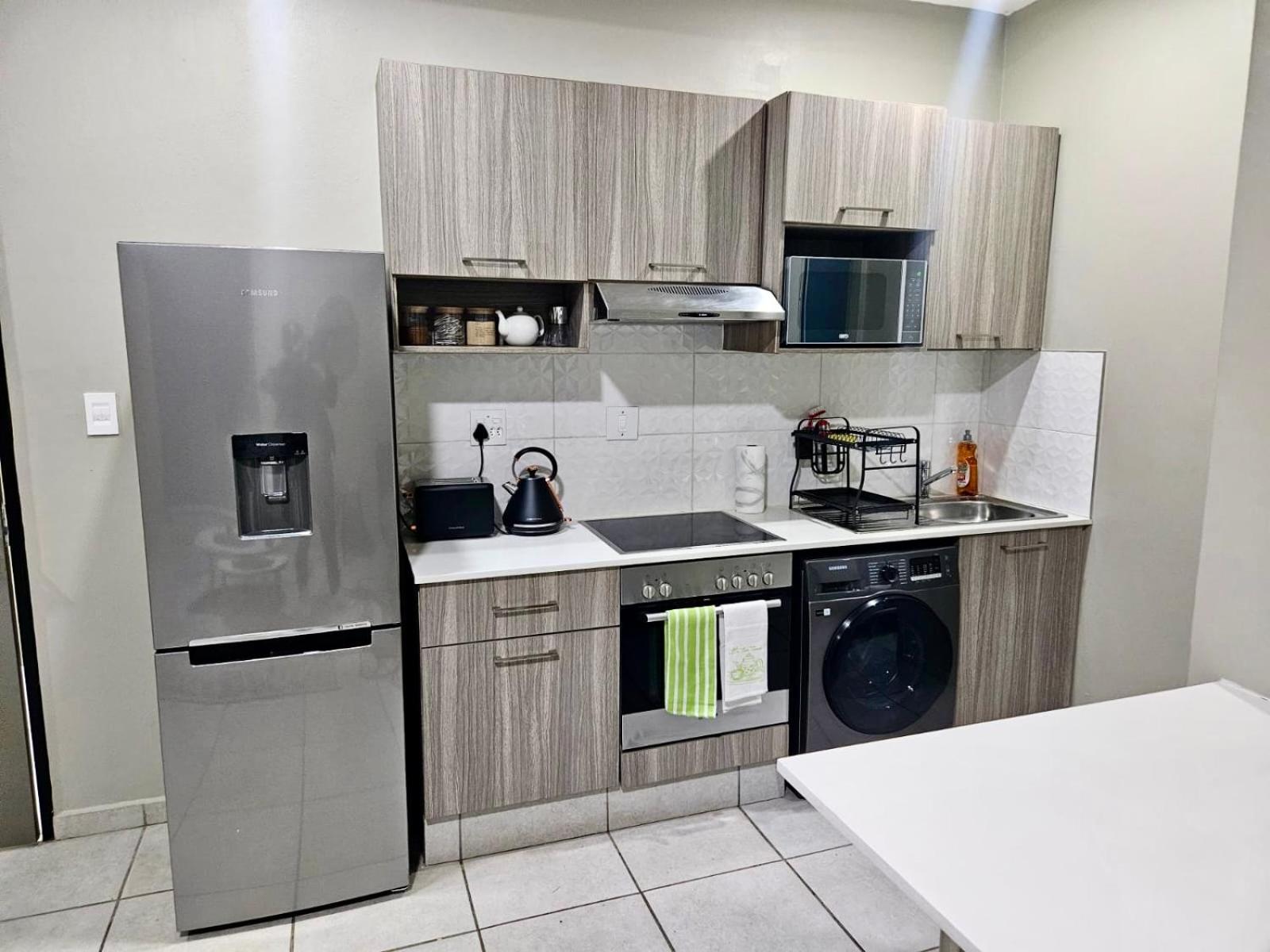 Rosebank At The Bolton Apartment *