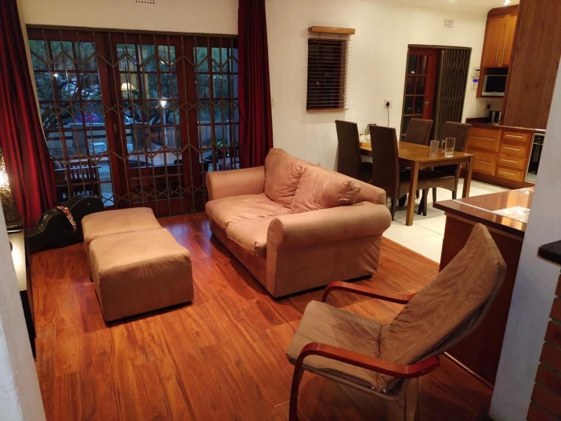 Paulshof Sandton - Hluhluwe Road Complex * Johannesburg