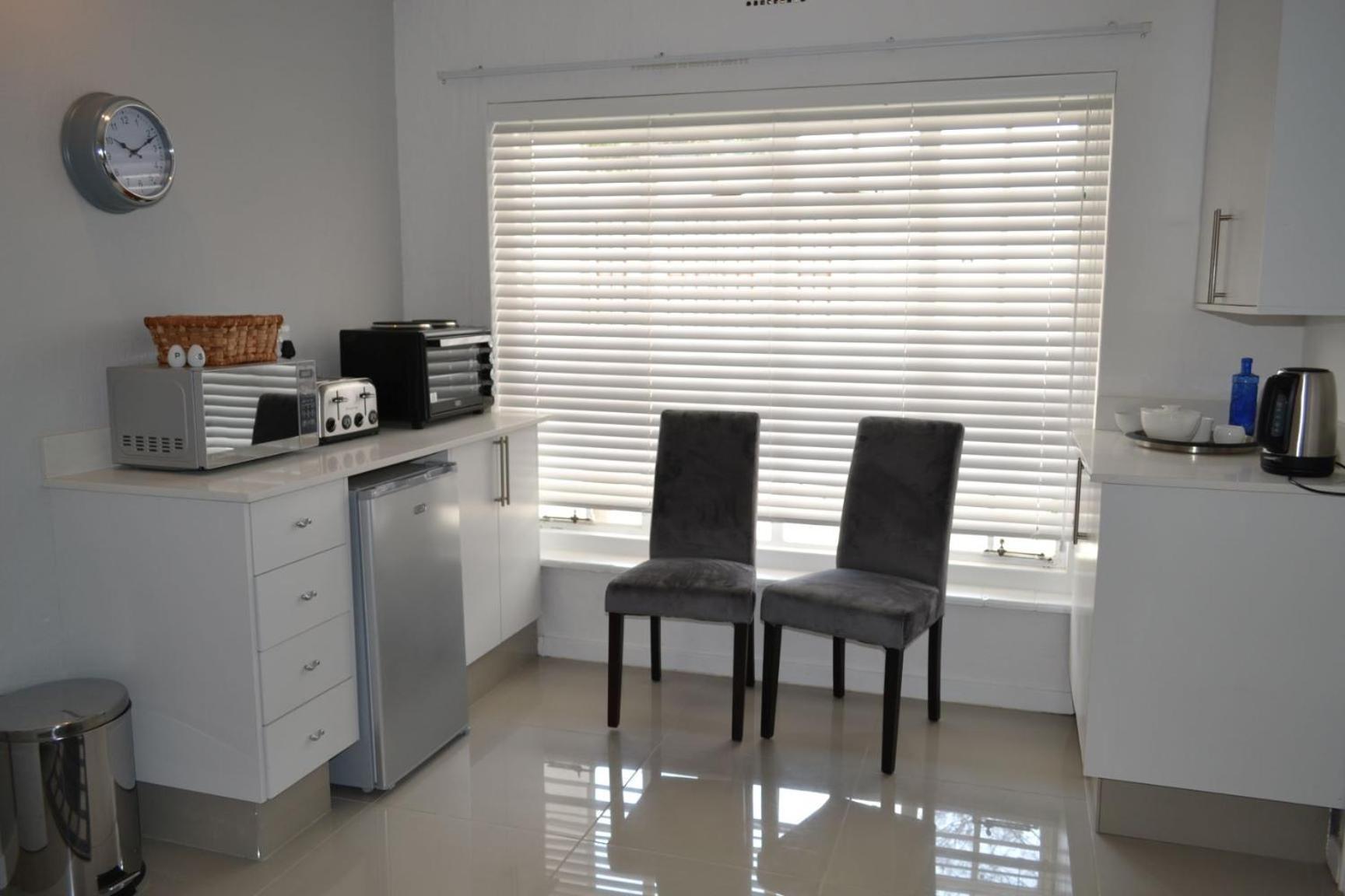4 Woodmead Guest house *