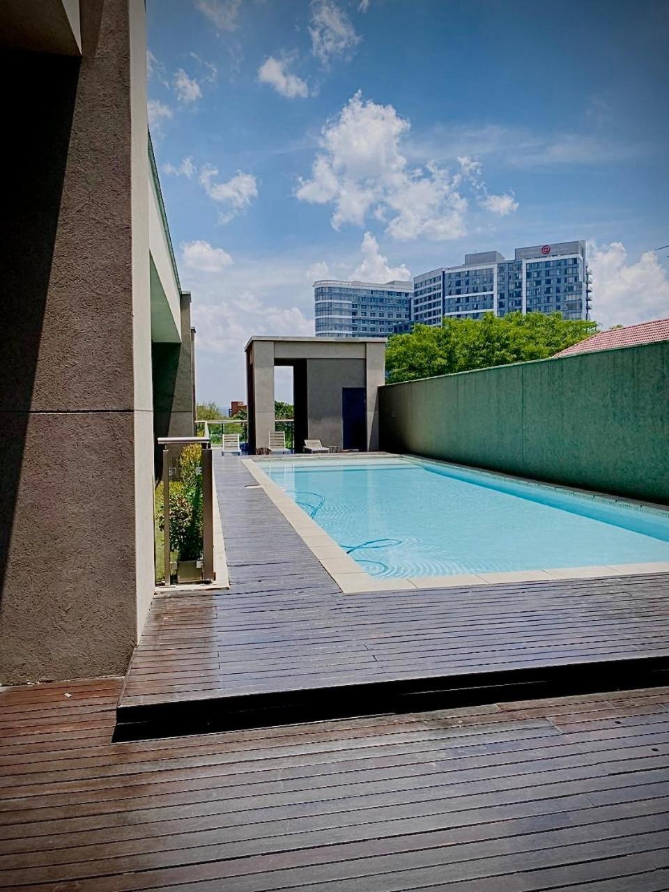 Apartment Sandton Skye Luxury