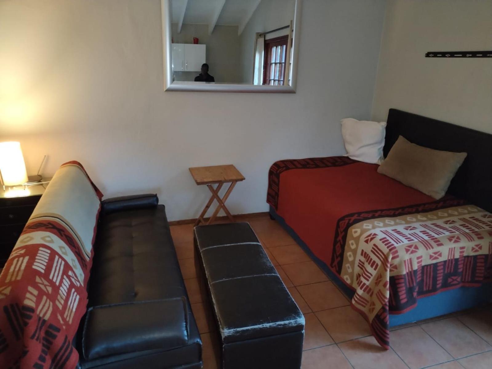 Paulshof Sandton - Hluhluwe Road Complex Homestay