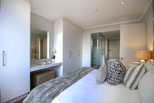 Modern Luxury Furnished In Sandton Apartment Johannesburg