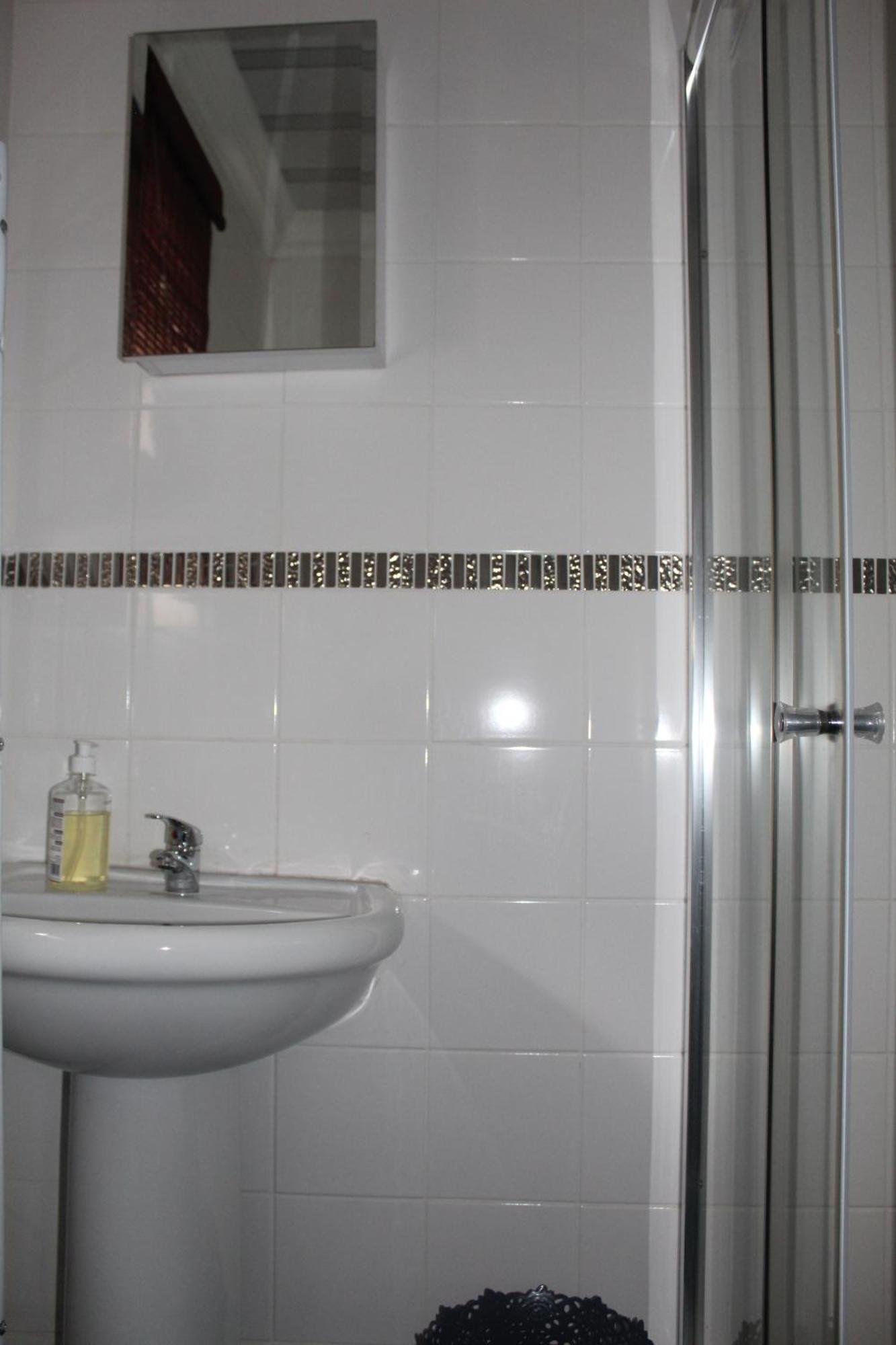Apartment Veelux Self Catering Apartment-wifi-netflix Johannesburg