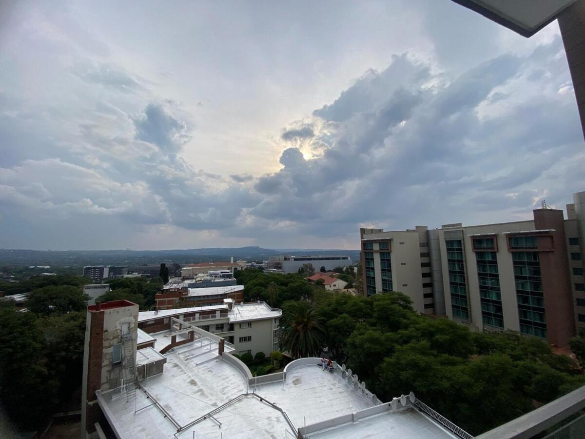 Apartment Cozy Haven At The Tyrwhitt Johannesburg