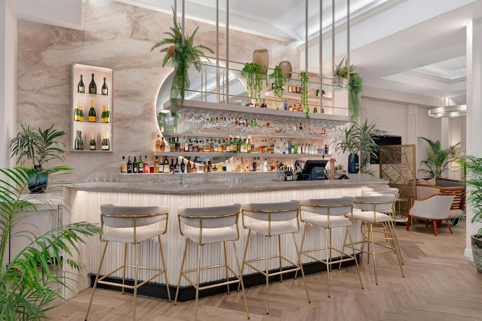 African Pride Melrose Arch, Autograph Collection 5*