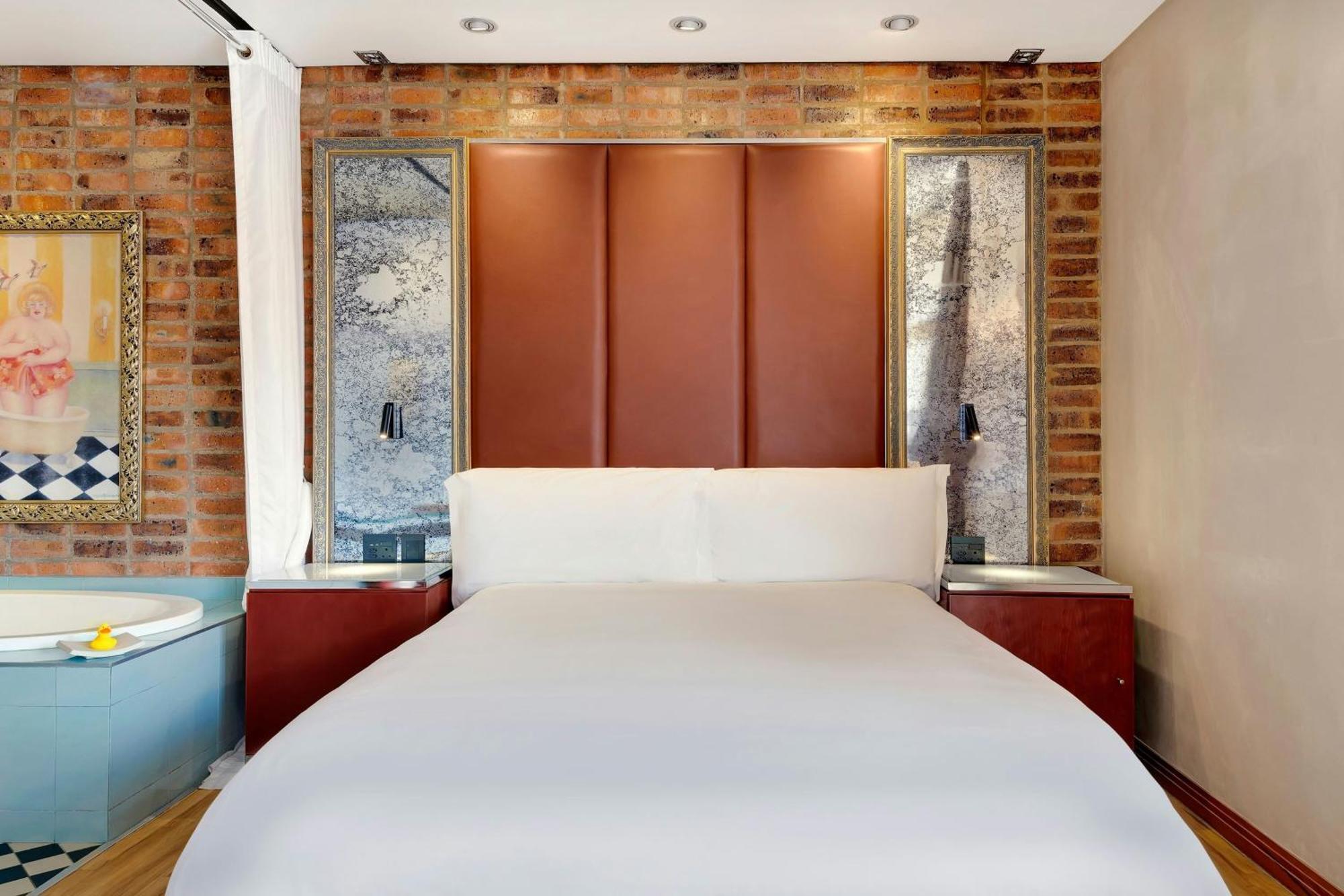 African Pride Melrose Arch, Autograph Collection 5*