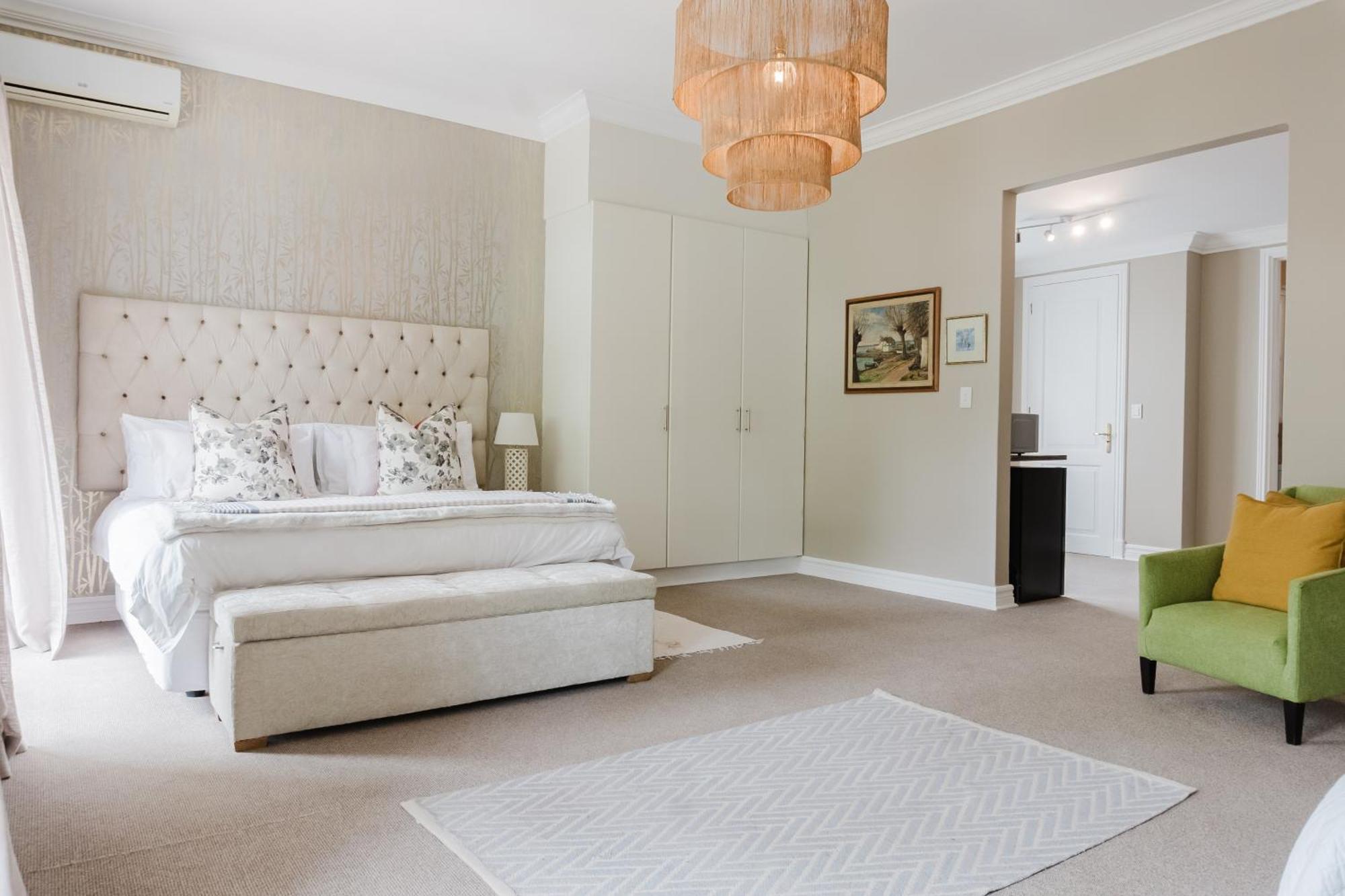 Hyde Park Retreat 4*
