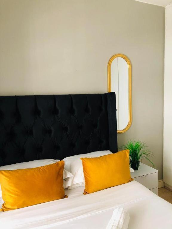 In Sandton, Rivonia Apartamento *