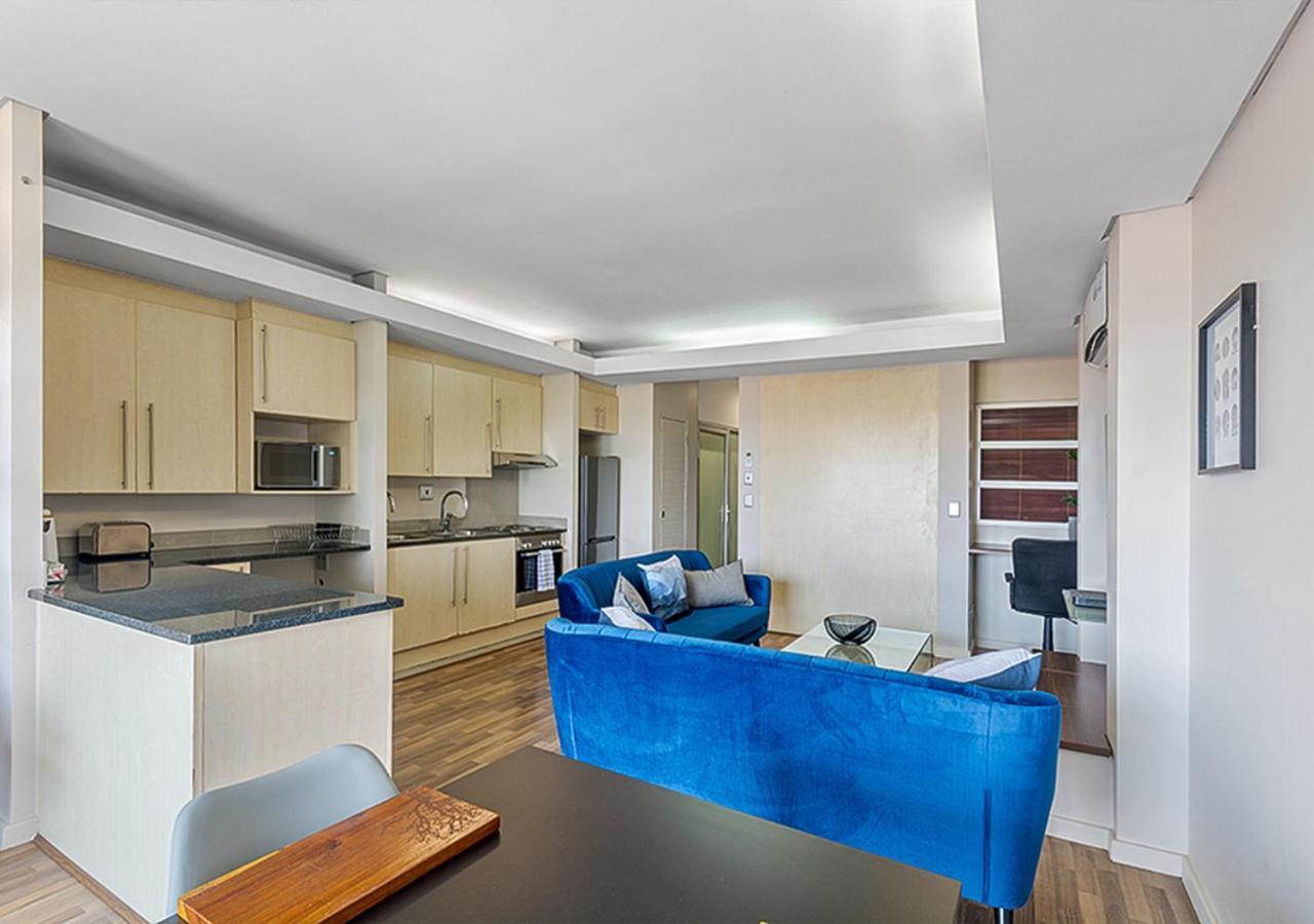 Spacious Unit 15 - Genisis On Fairmount Johannesburg