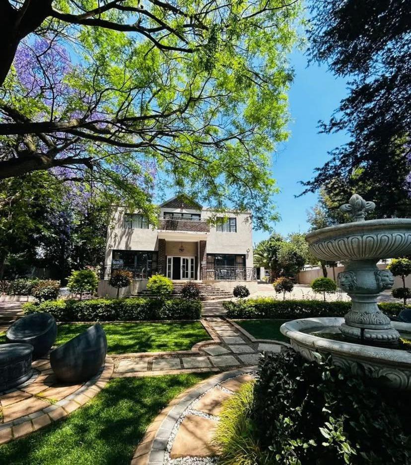 4 Star * Johannesburg