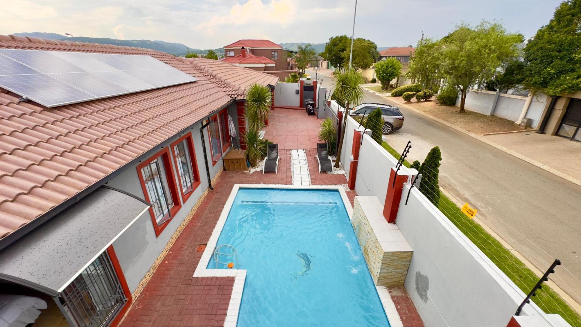 Nyasa In Holiday home *