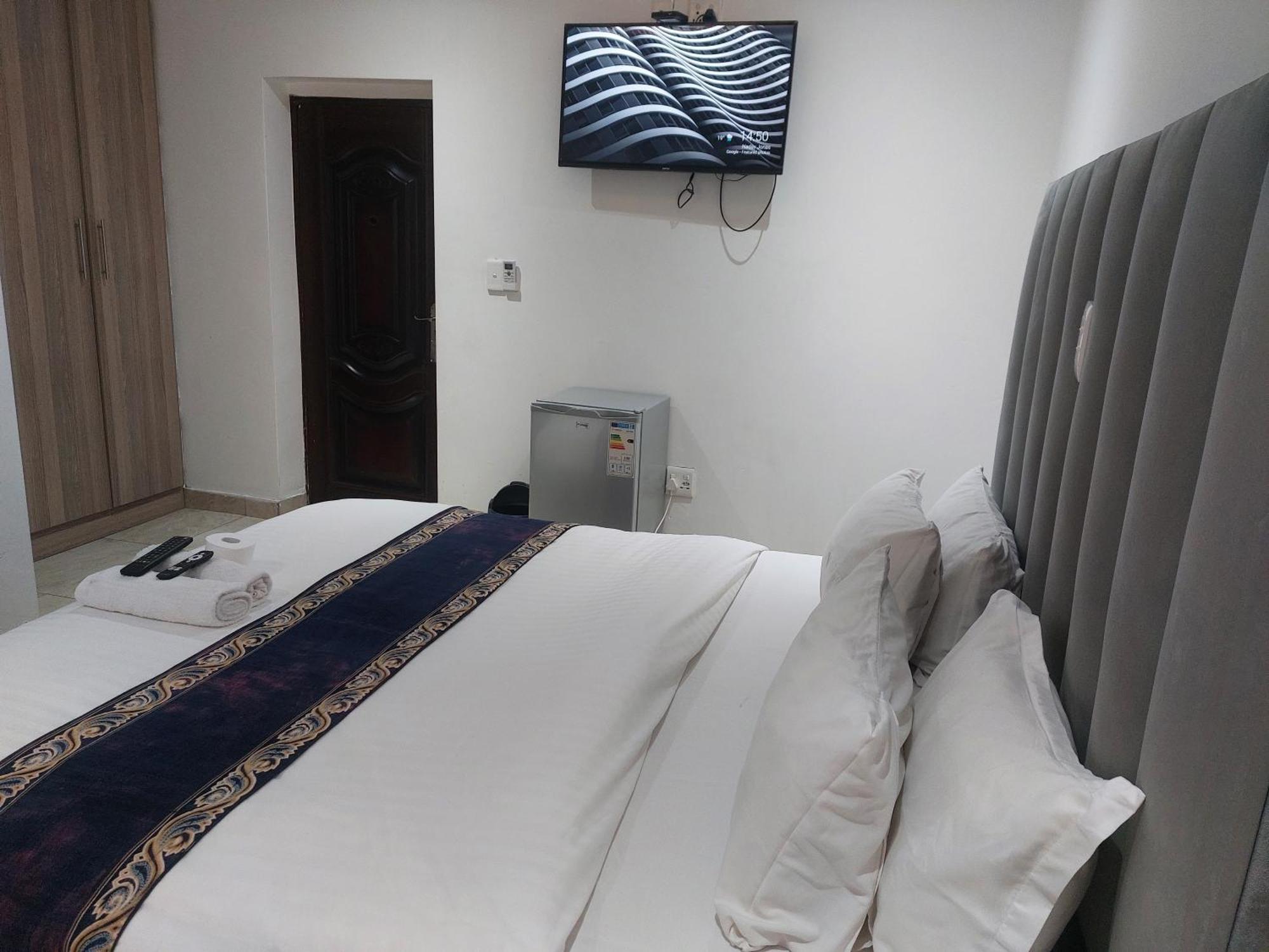Hotel Gold Crown International