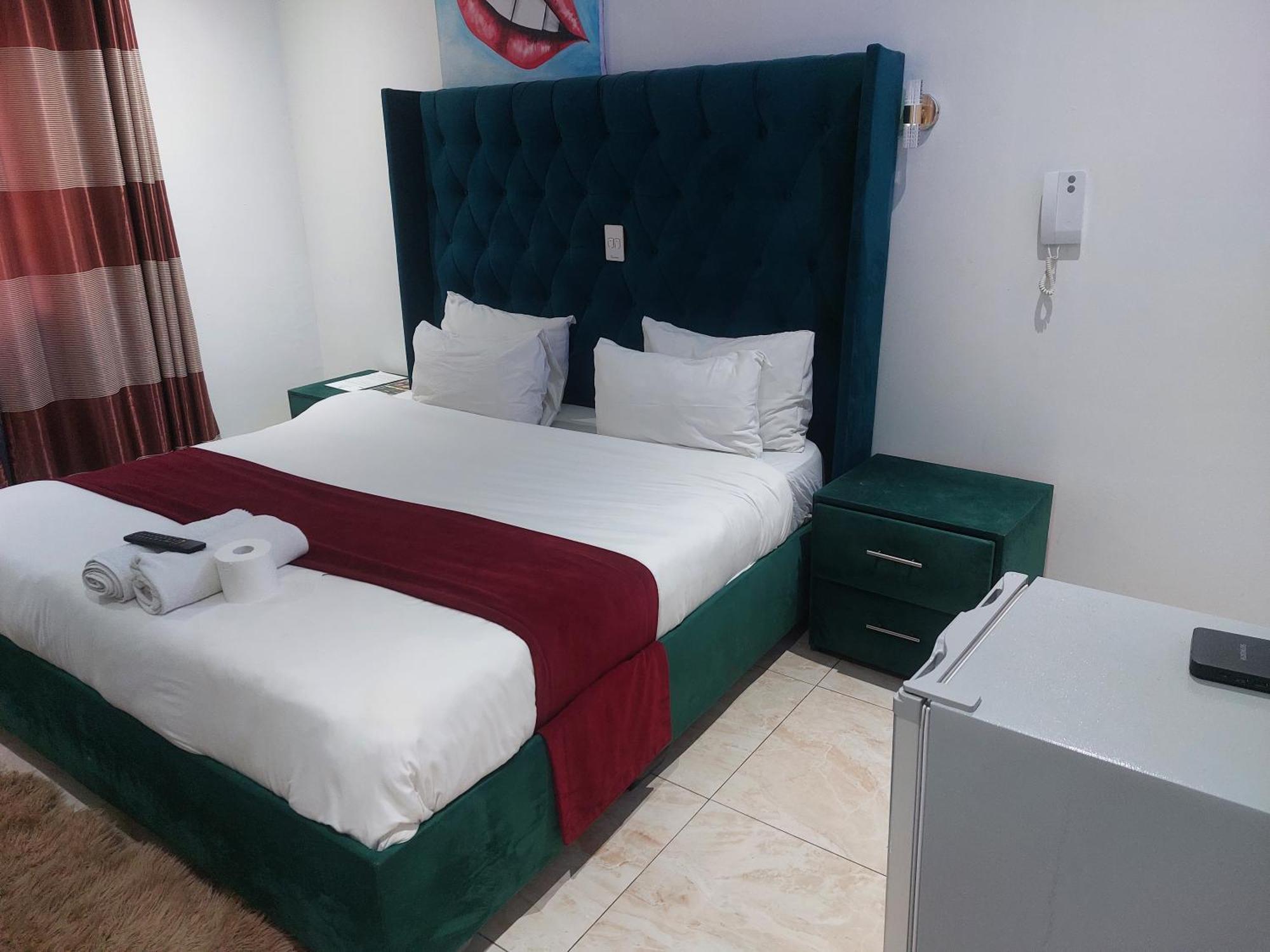 Gold Crown International Hotel 3*