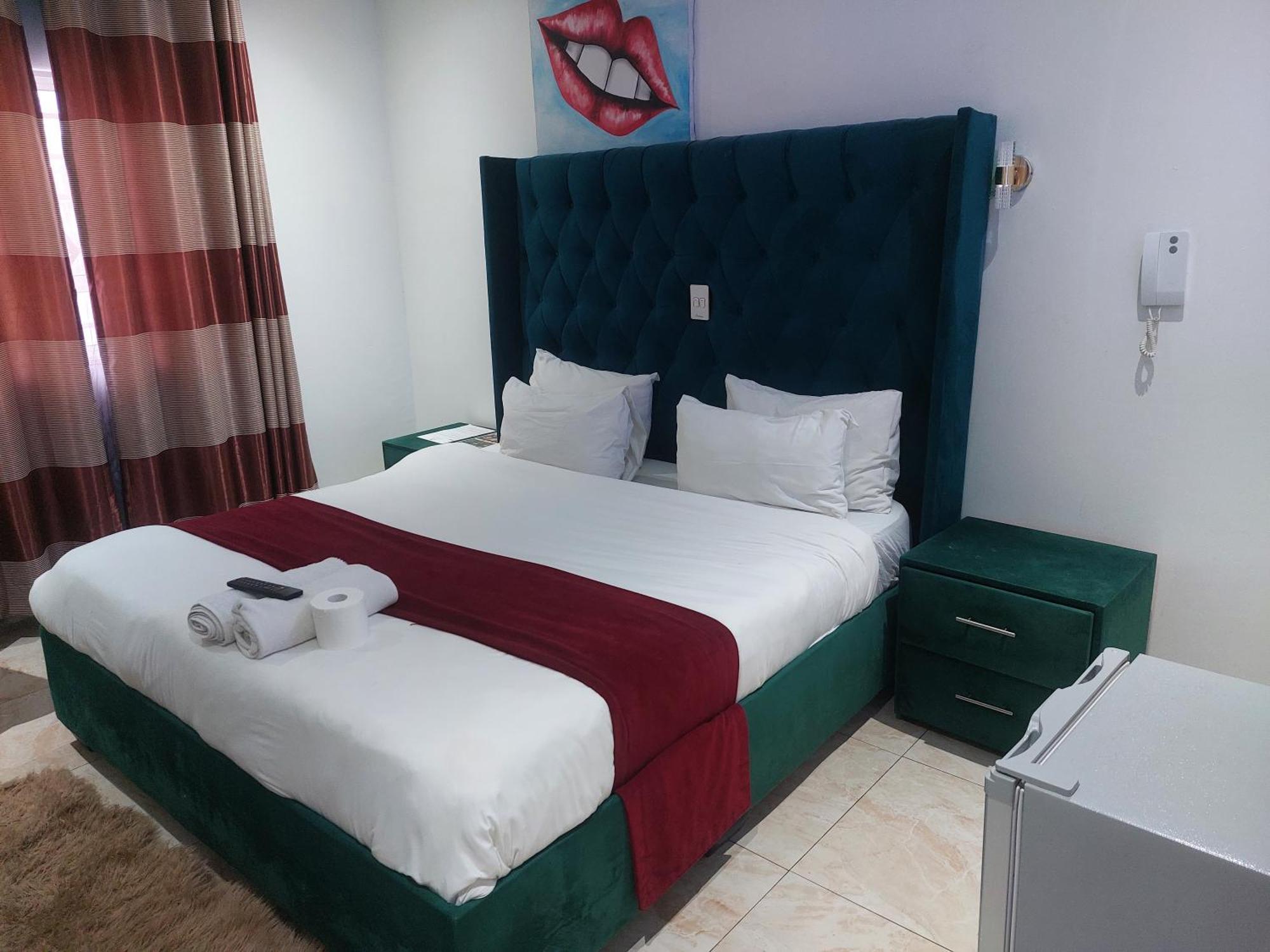 Gold Crown International Hotel
