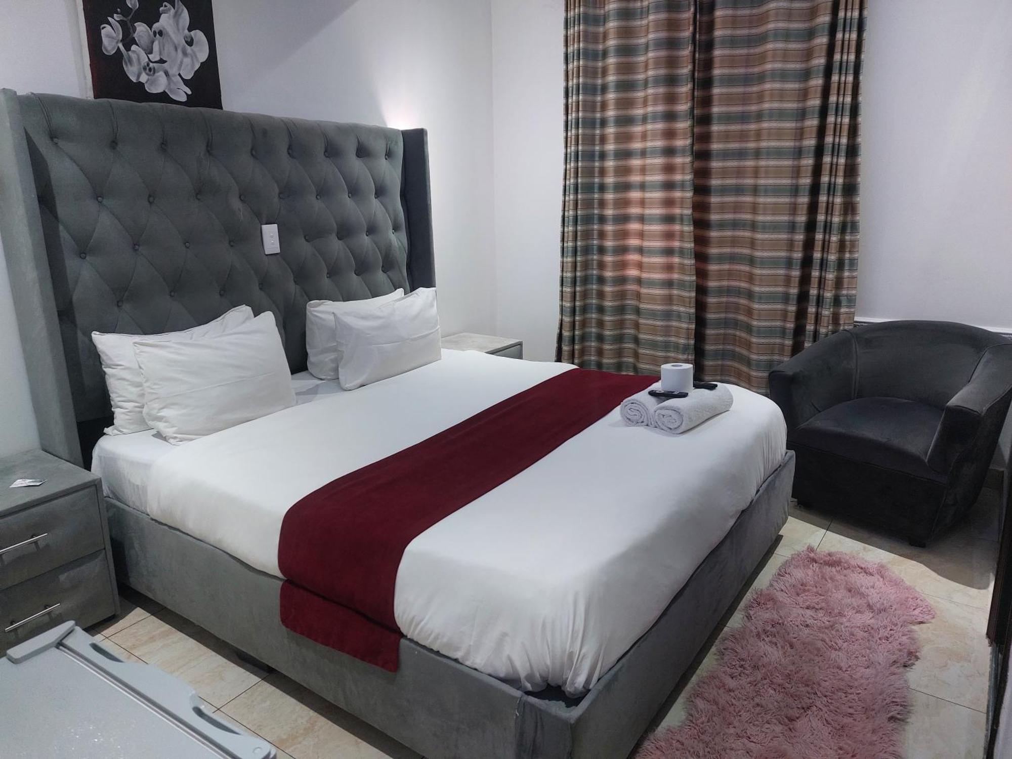 Hotel Gold Crown International 3*