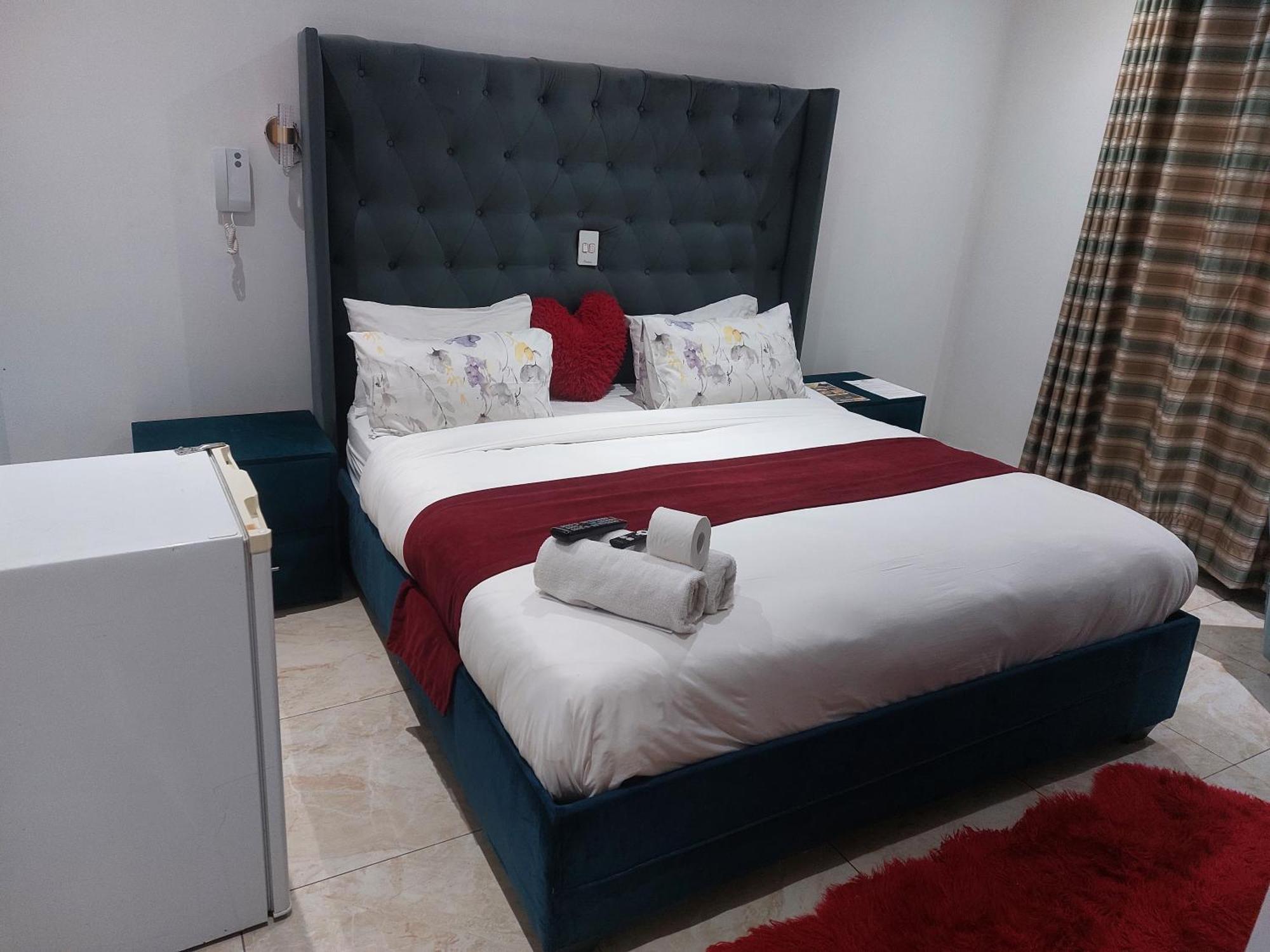 Hotel Gold Crown International