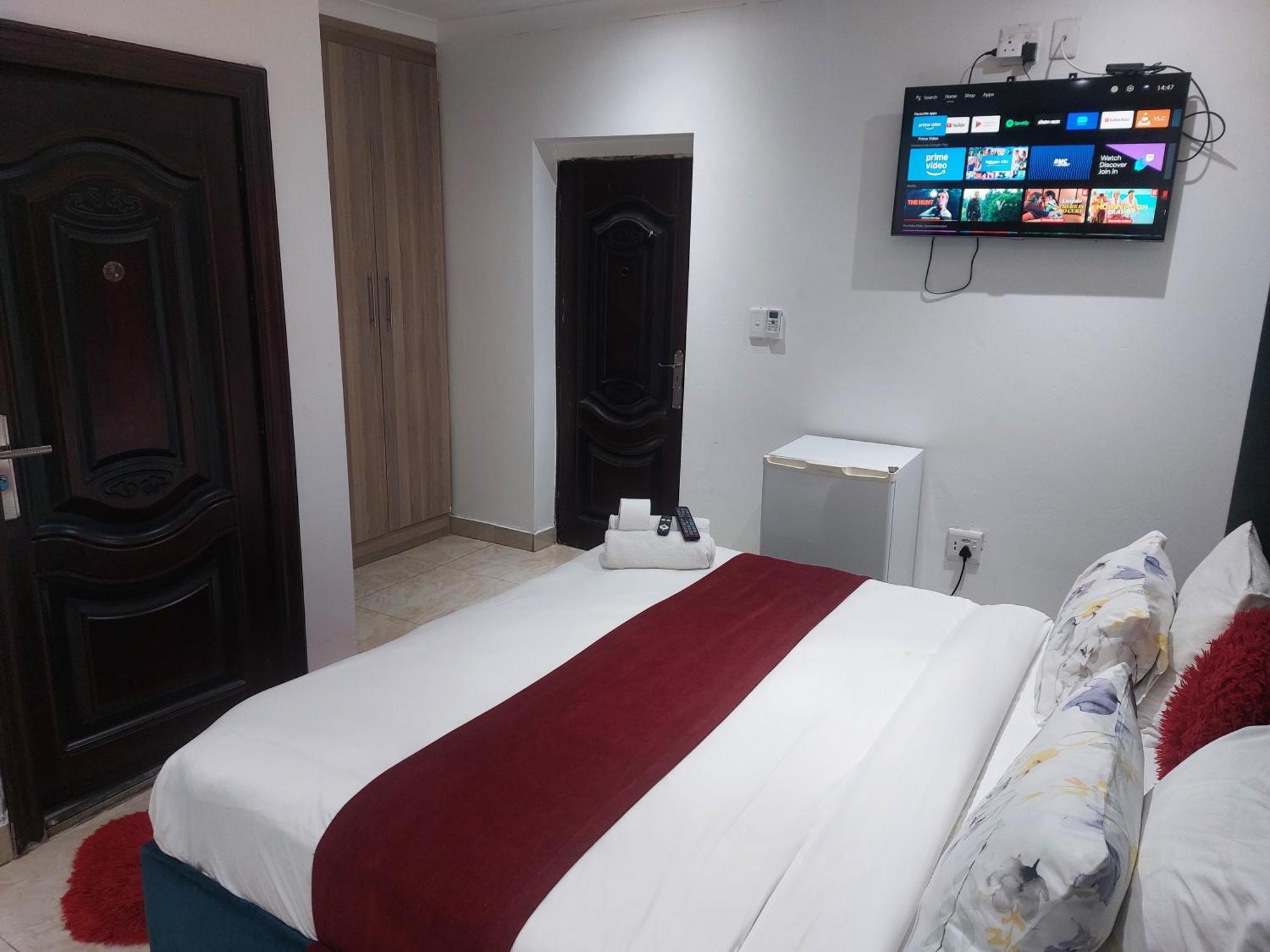 Hotel Gold Crown International 3*