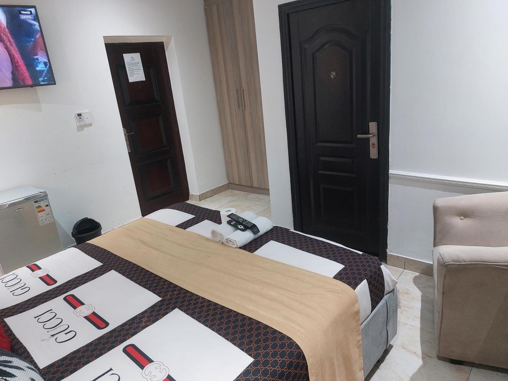 Gold Crown International Hotel 3*