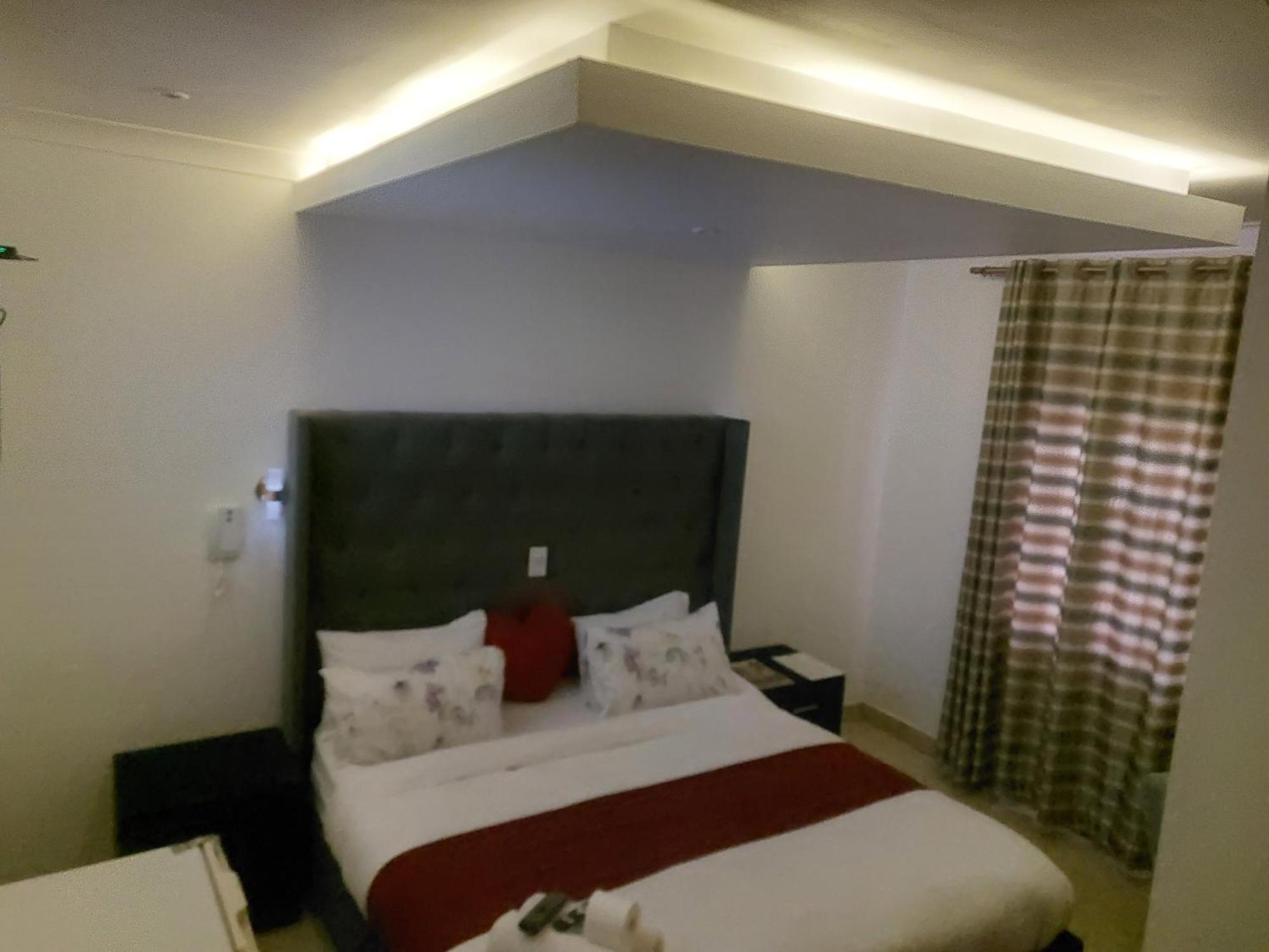 Hotel Gold Crown International 3*