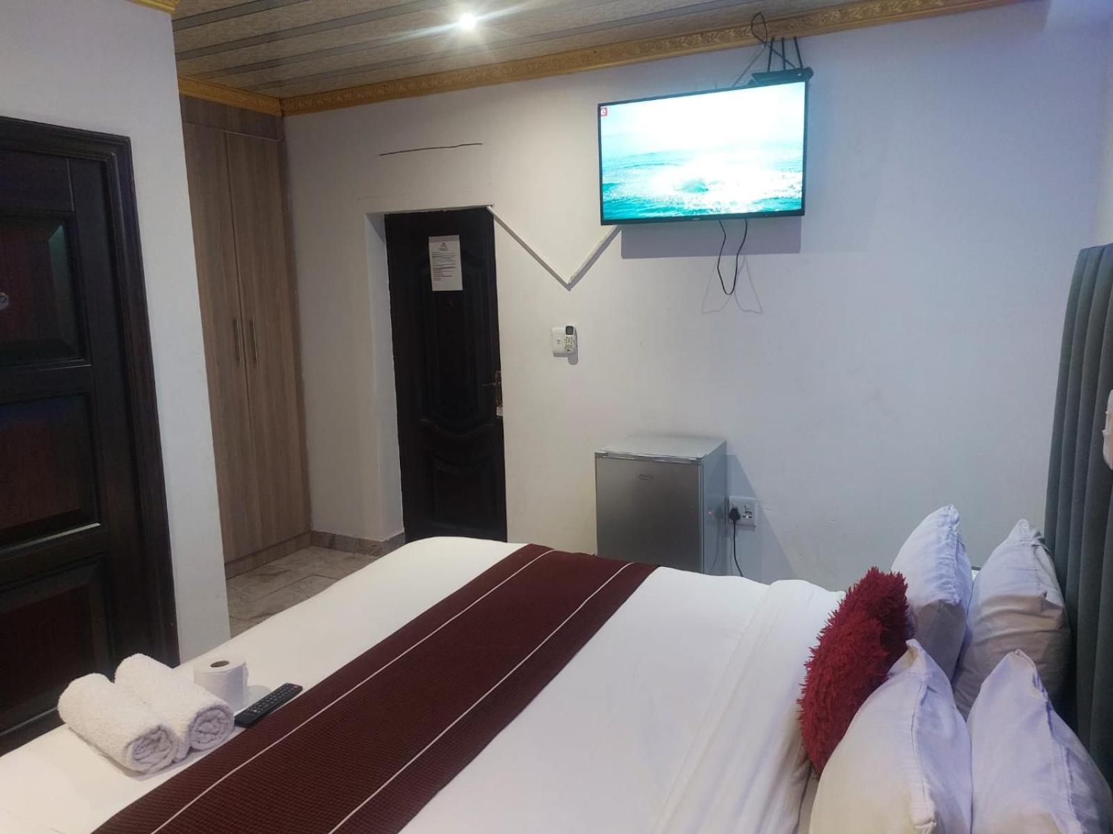 Gold Crown International Hotel